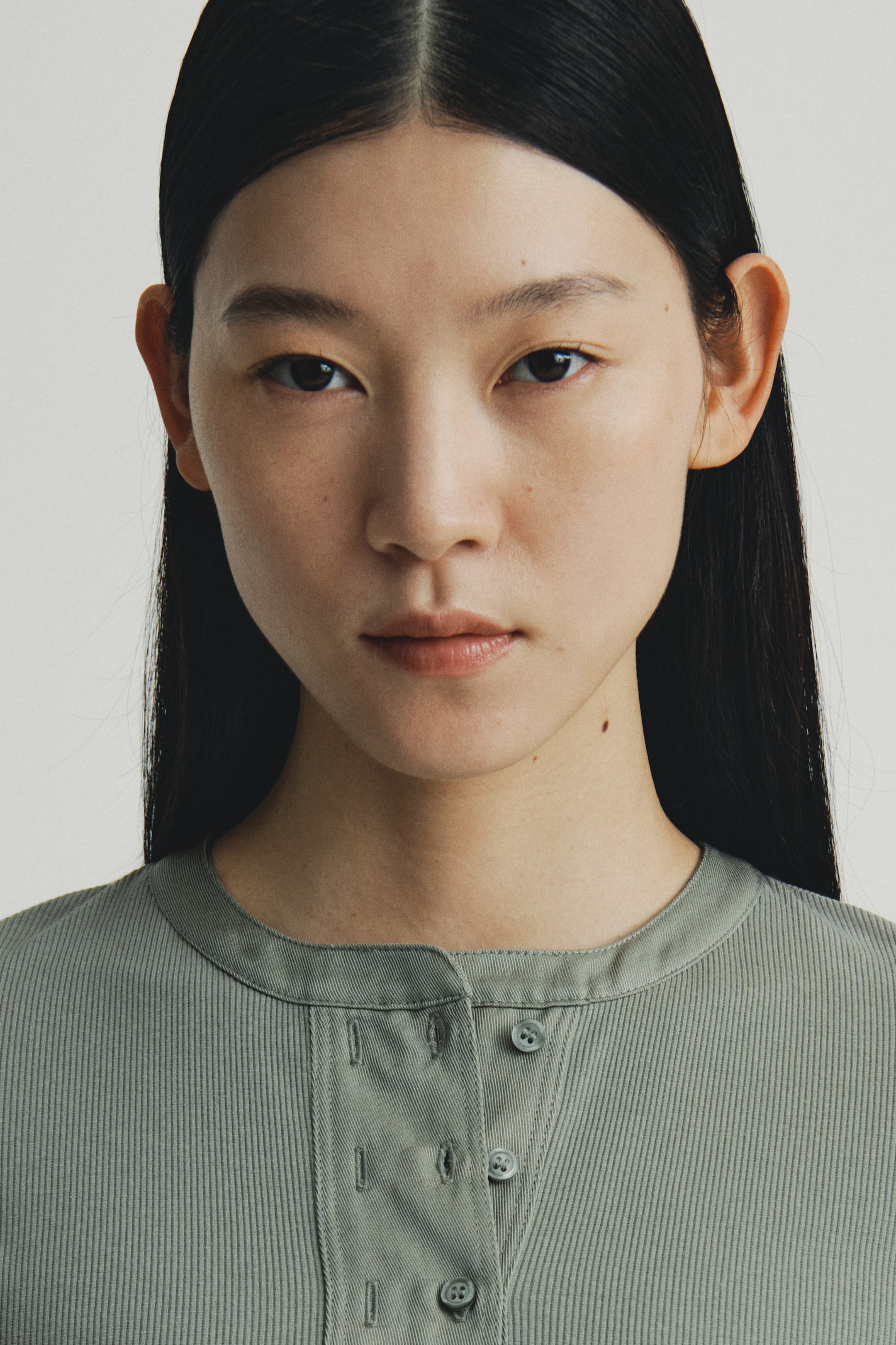 이미지 확대 보기: Rib-knit top - 라이트 더스티 그린 - 여성 | H&M KR 4