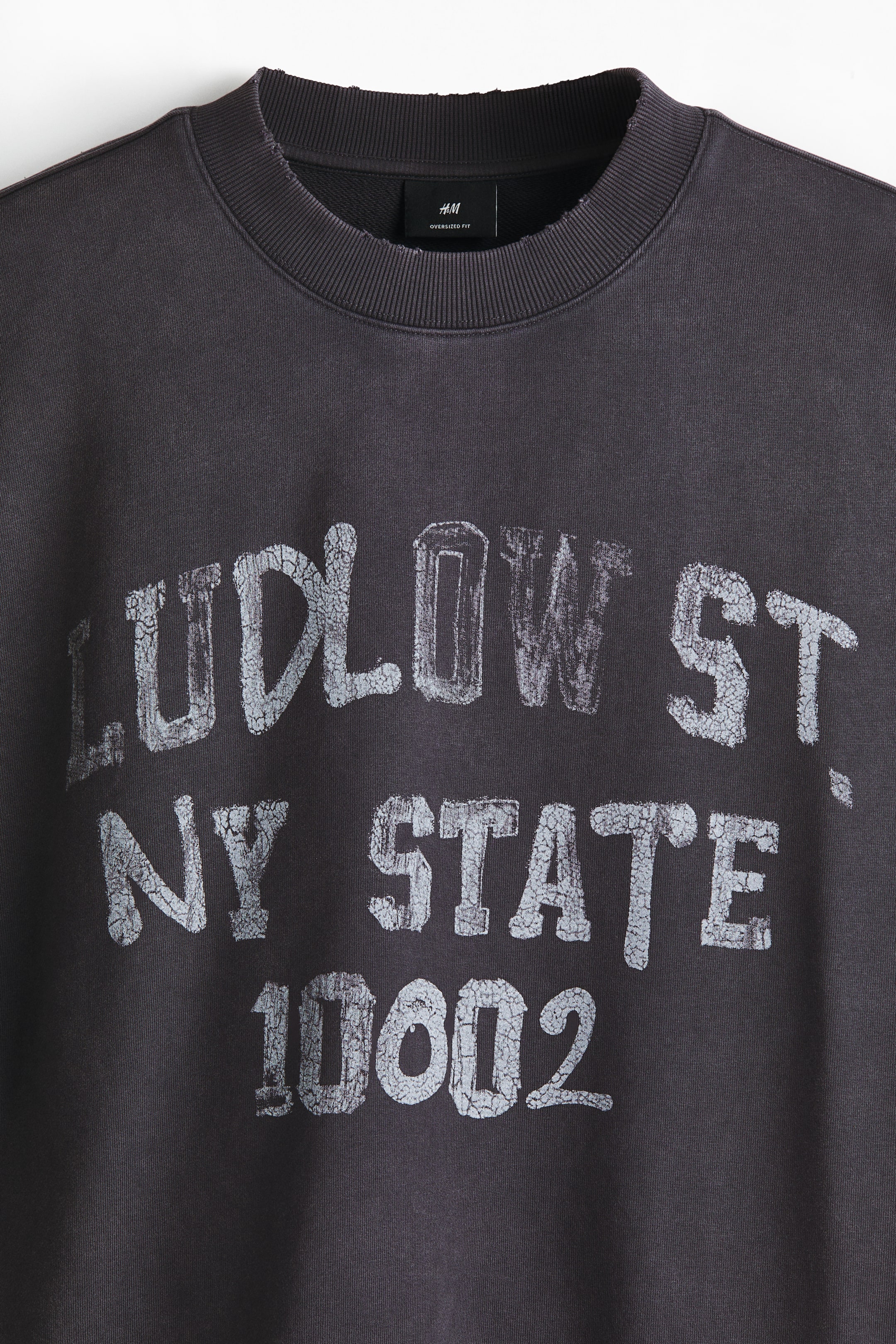 拡大画像を表示: オーバーサイズフィット プリントスウェットシャツ - ダークグレー／Ludlow St - Men | H&M JP 6