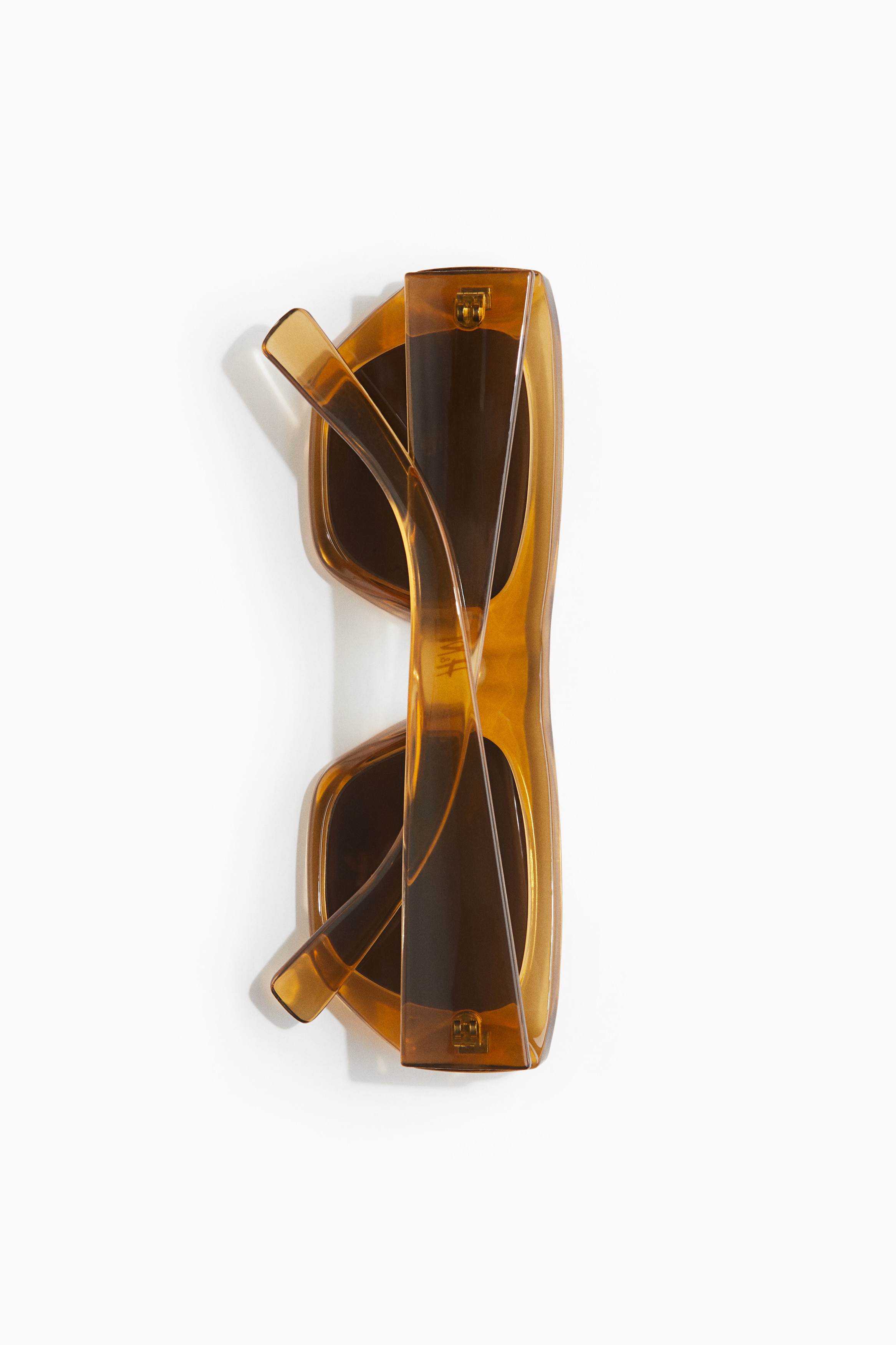 Cat-eye sunglasses