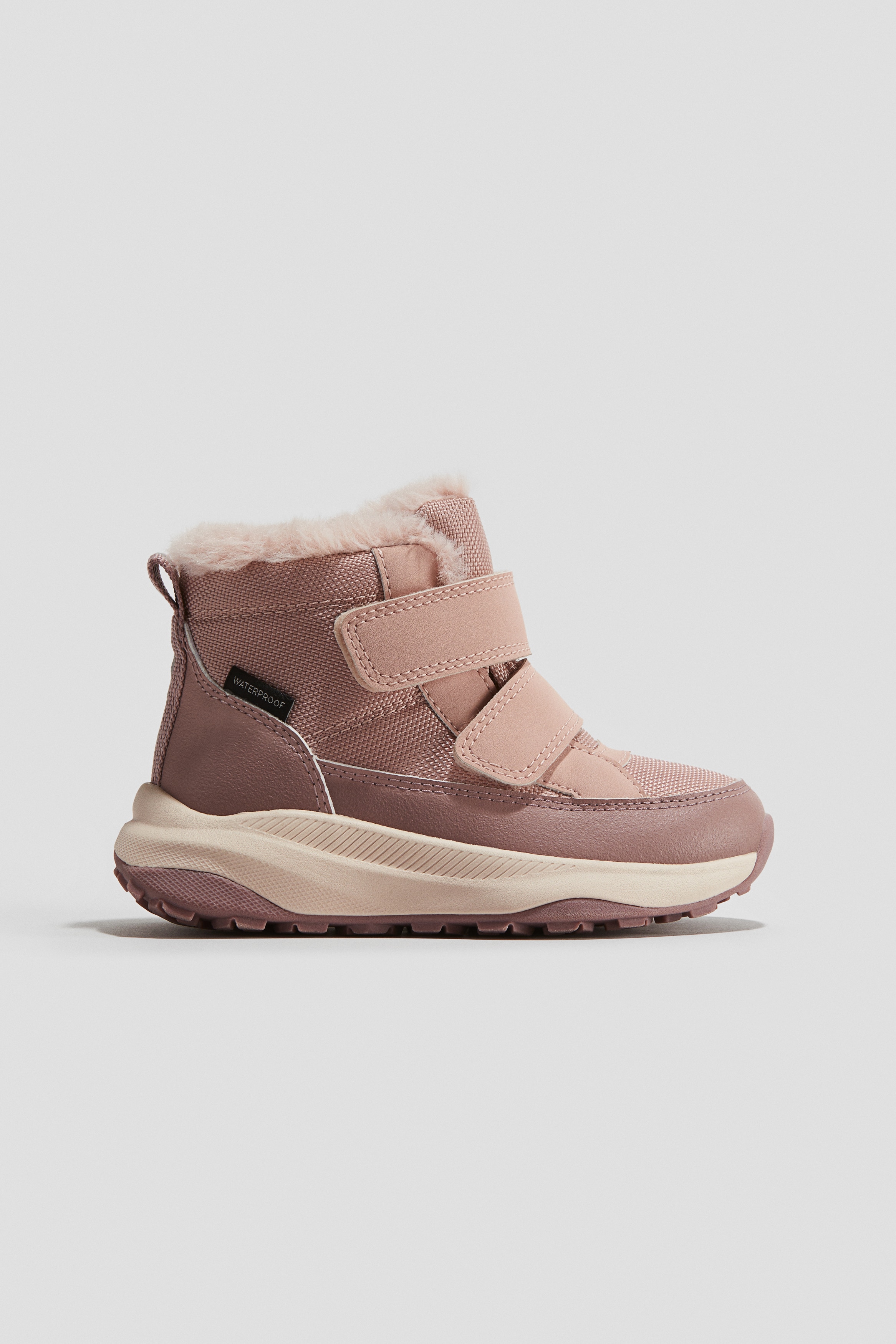 Wodoszczelne ocieplane buty sportoweModel