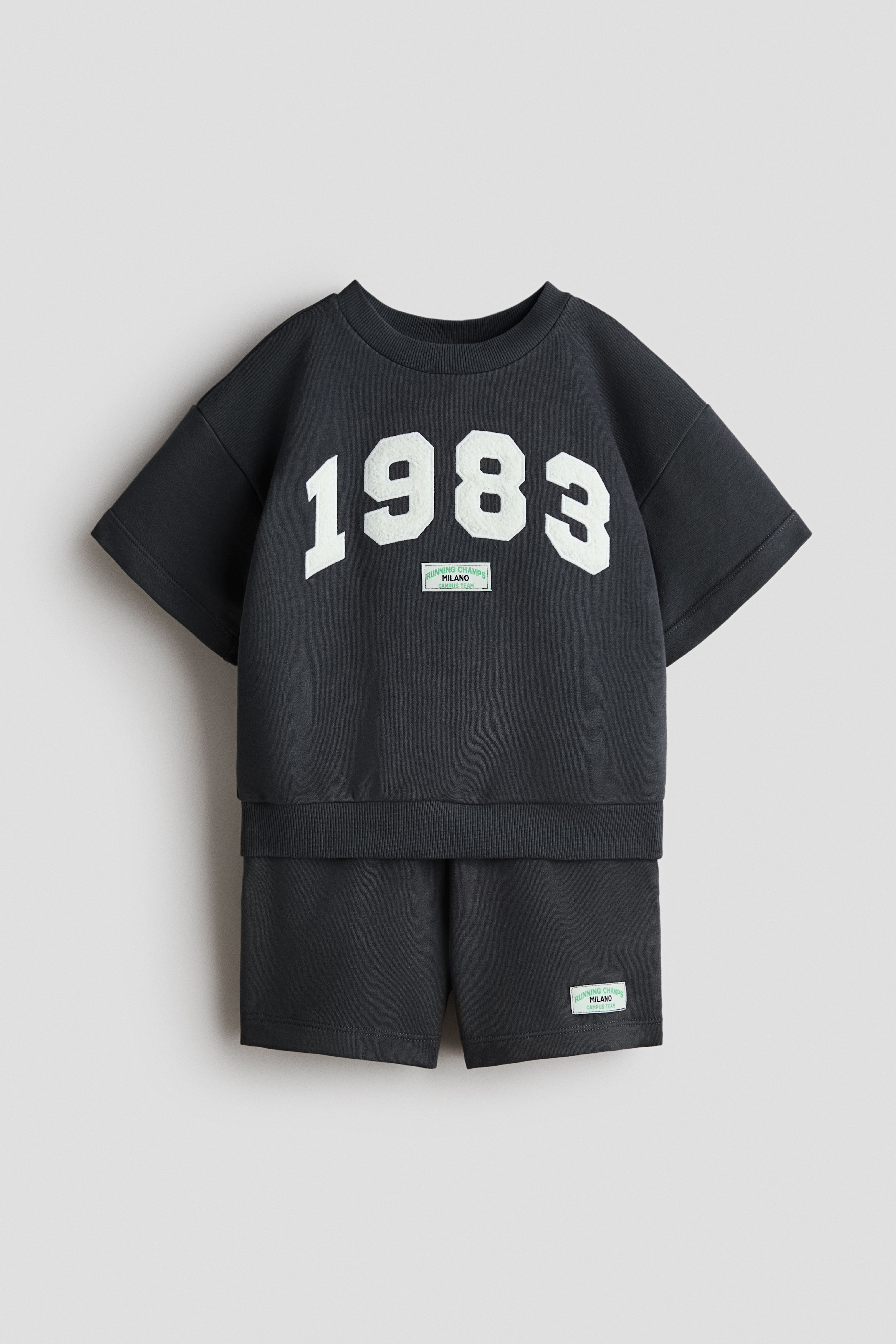 2-Piece Sweatshirt and Shorts Set with Motif