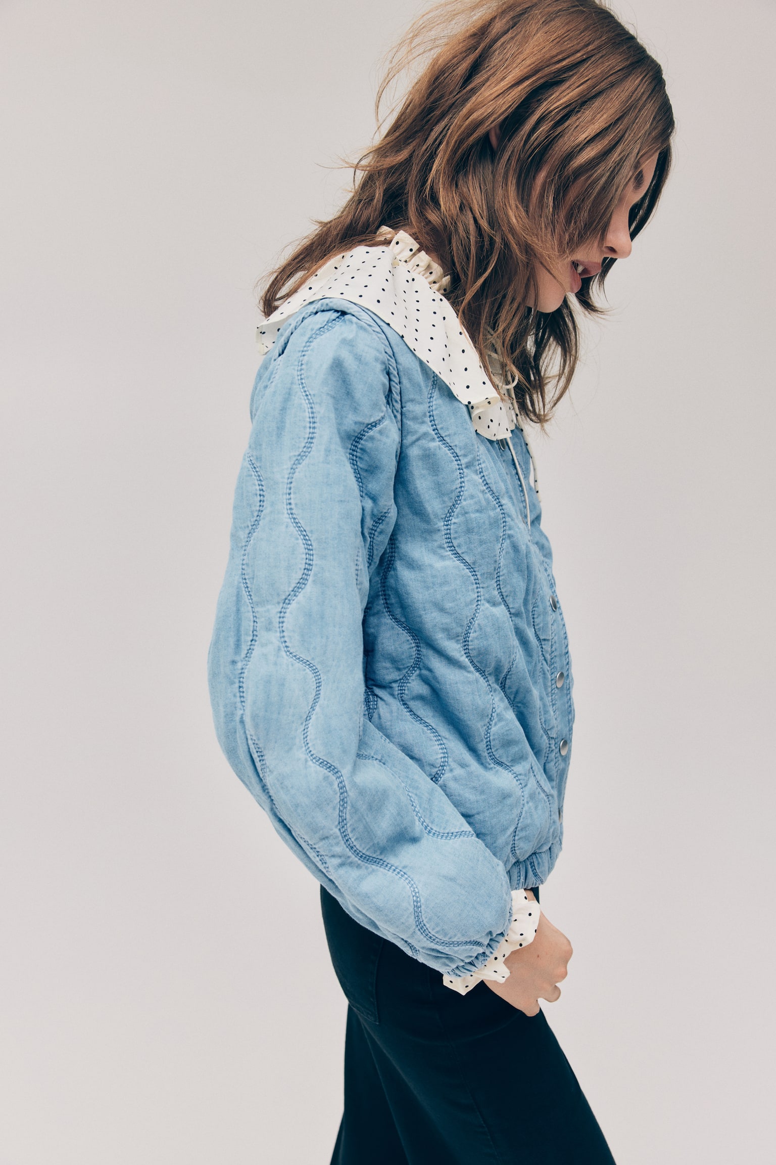 Женская куртка H&M Quilted Denim Jacket, цвет: Светлый джинсовый синий — фото 5