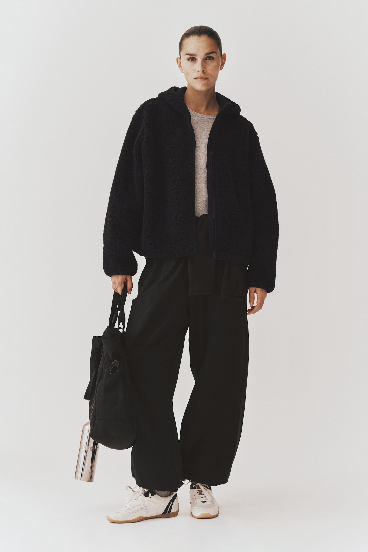Женская куртка H&M Move Loose-Fit Hooded Teddy Fleece Activewear, цвет: Чёрный — фото 6