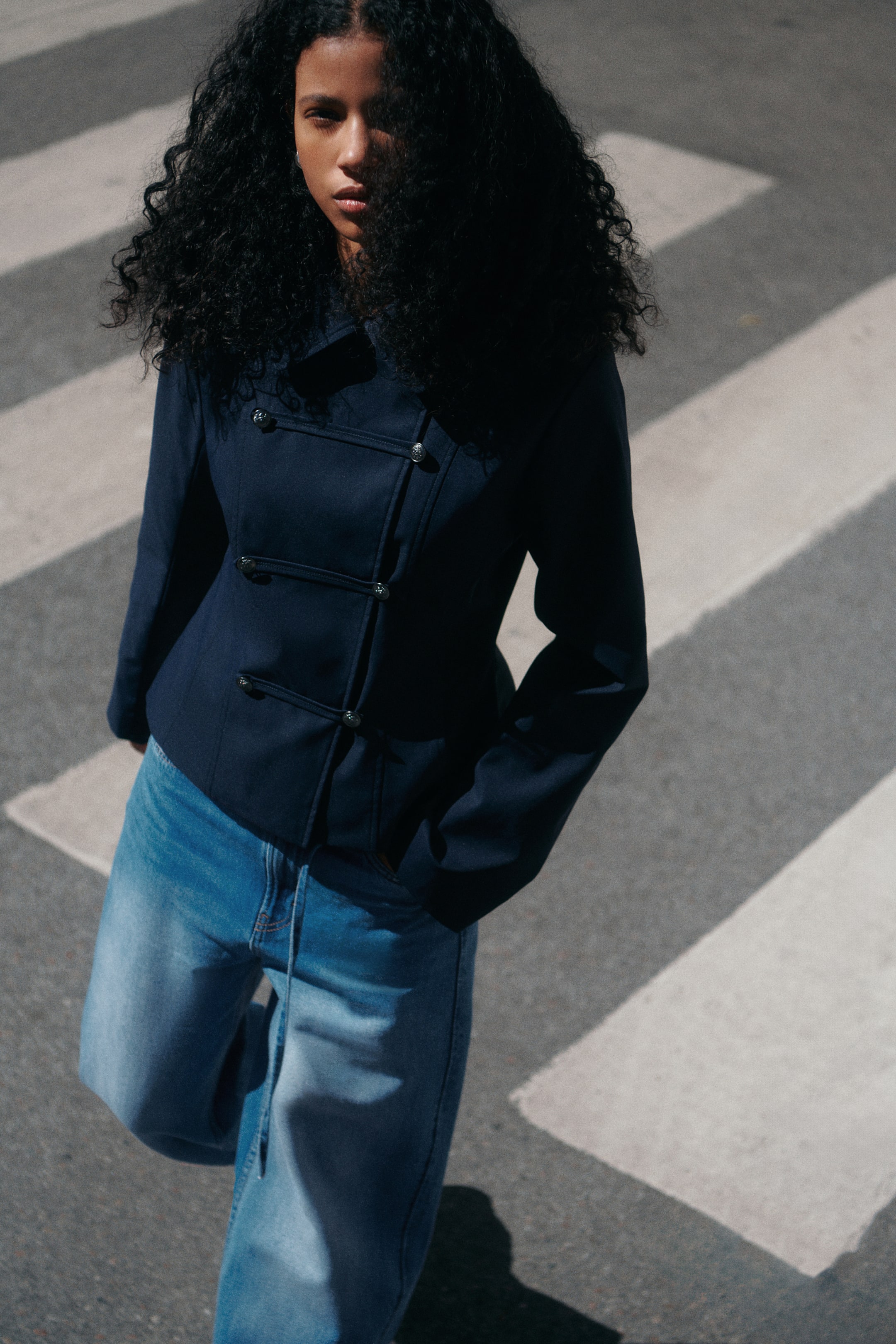 Barrel-Leg High-Waist Jeans