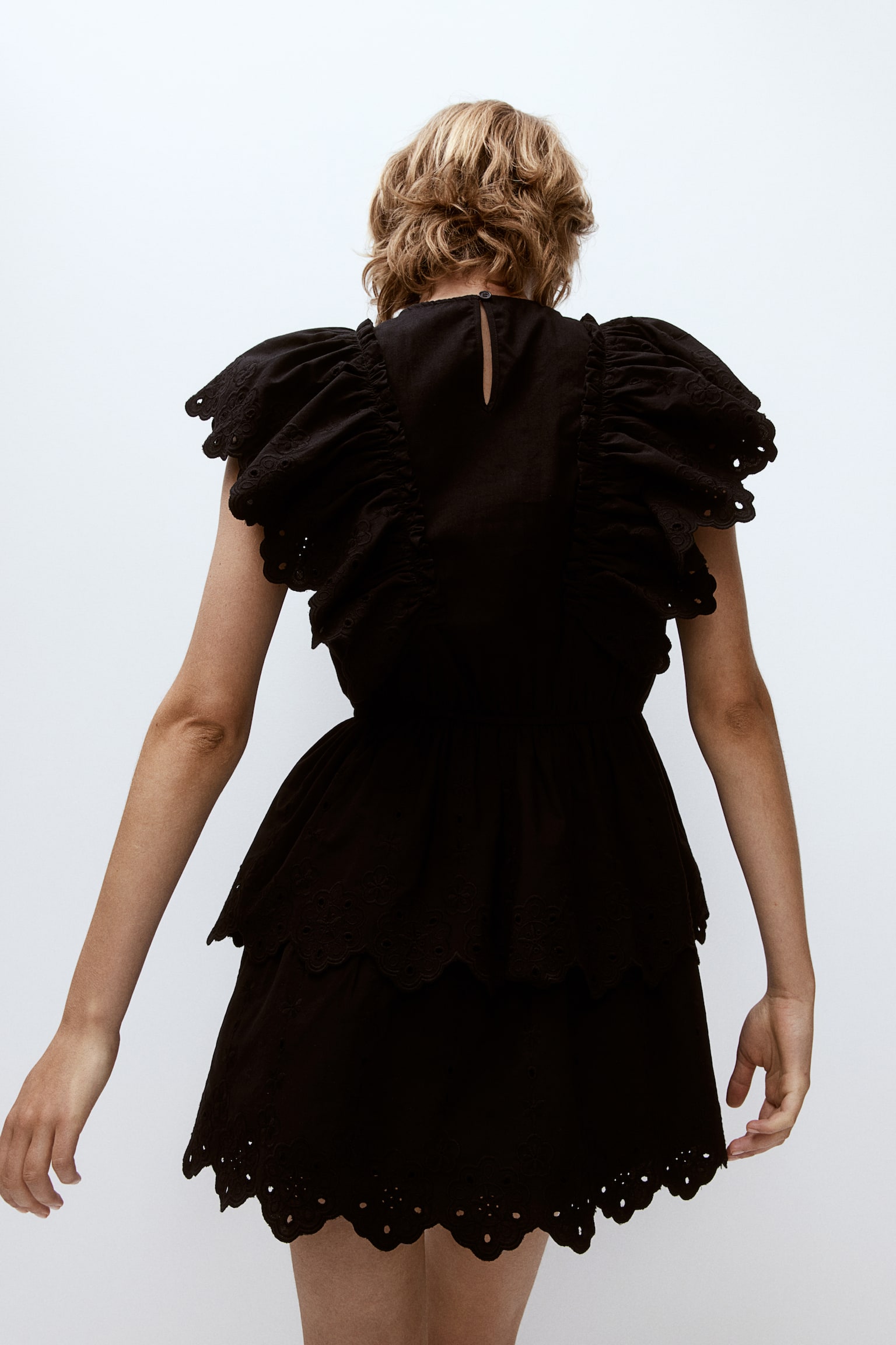 Baumwollkleid mit Volants - Schwarz/Weiss - 6