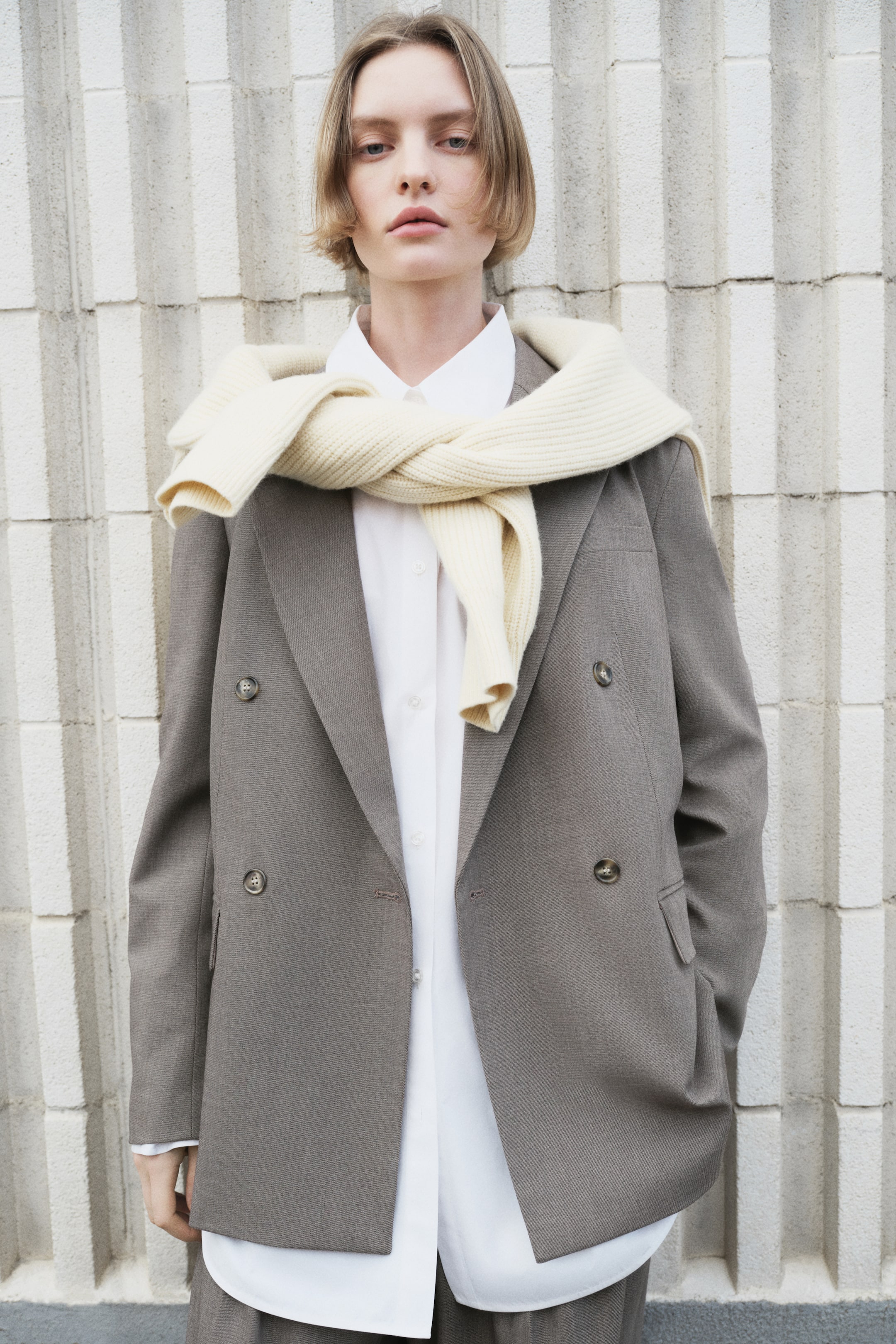 拡大画像を表示: ダブルブレストブレザー - ダークモール - レディース | H&M JP 1