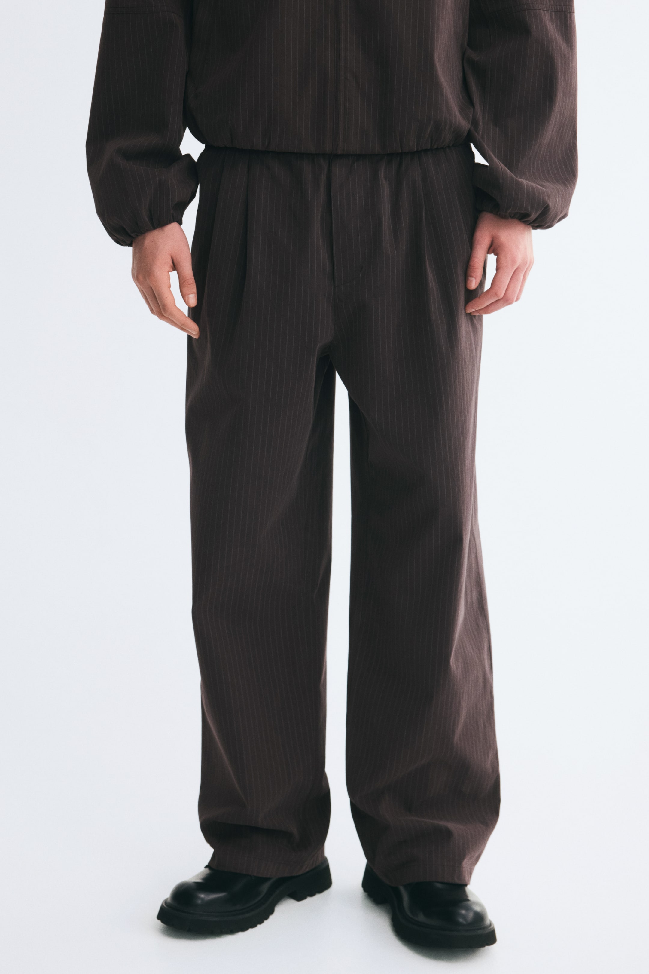 Loose-Fit Pleated Pants