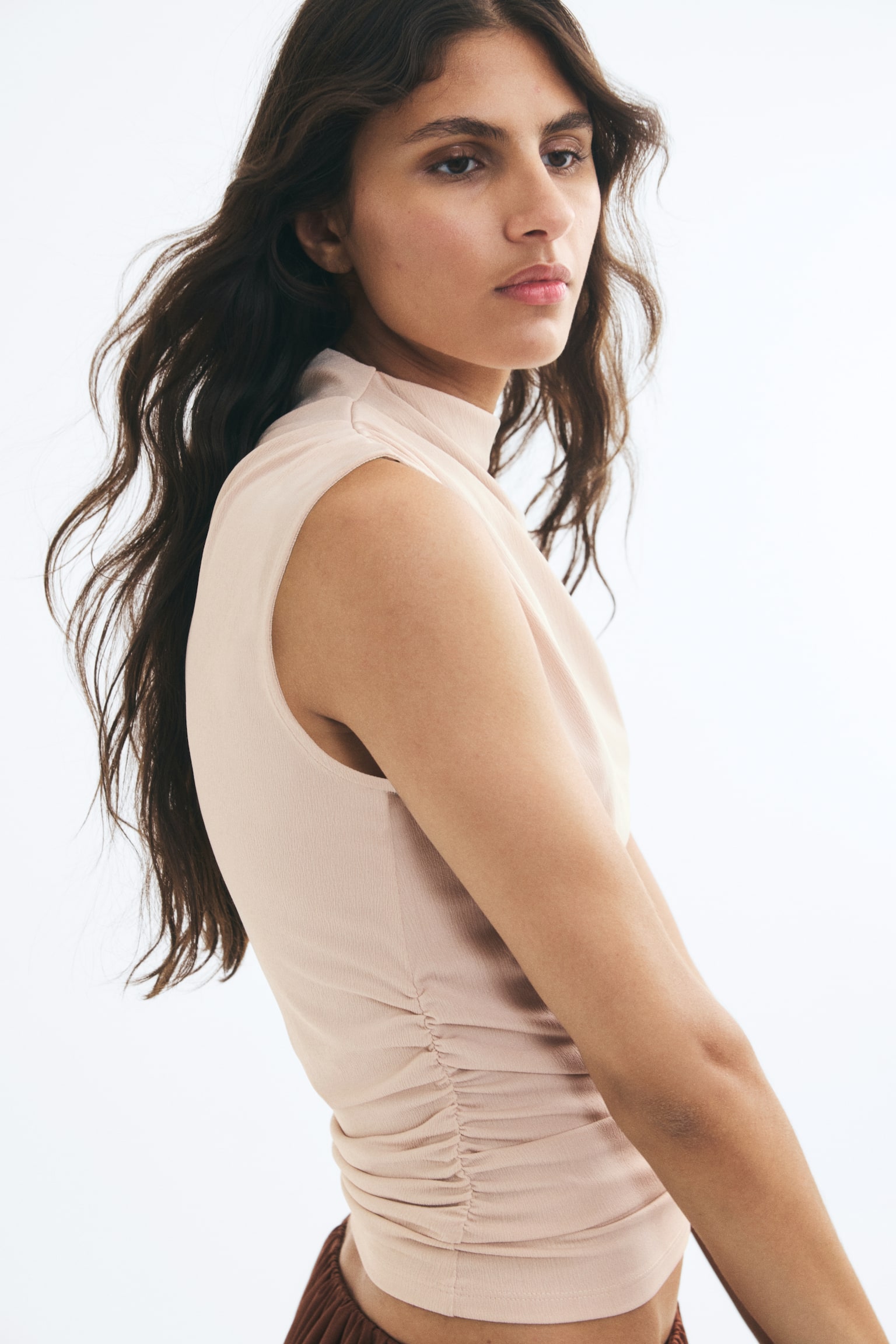 Женский топ H&M Draped Crinkled Top, цвет: Бежевый — фото 3
