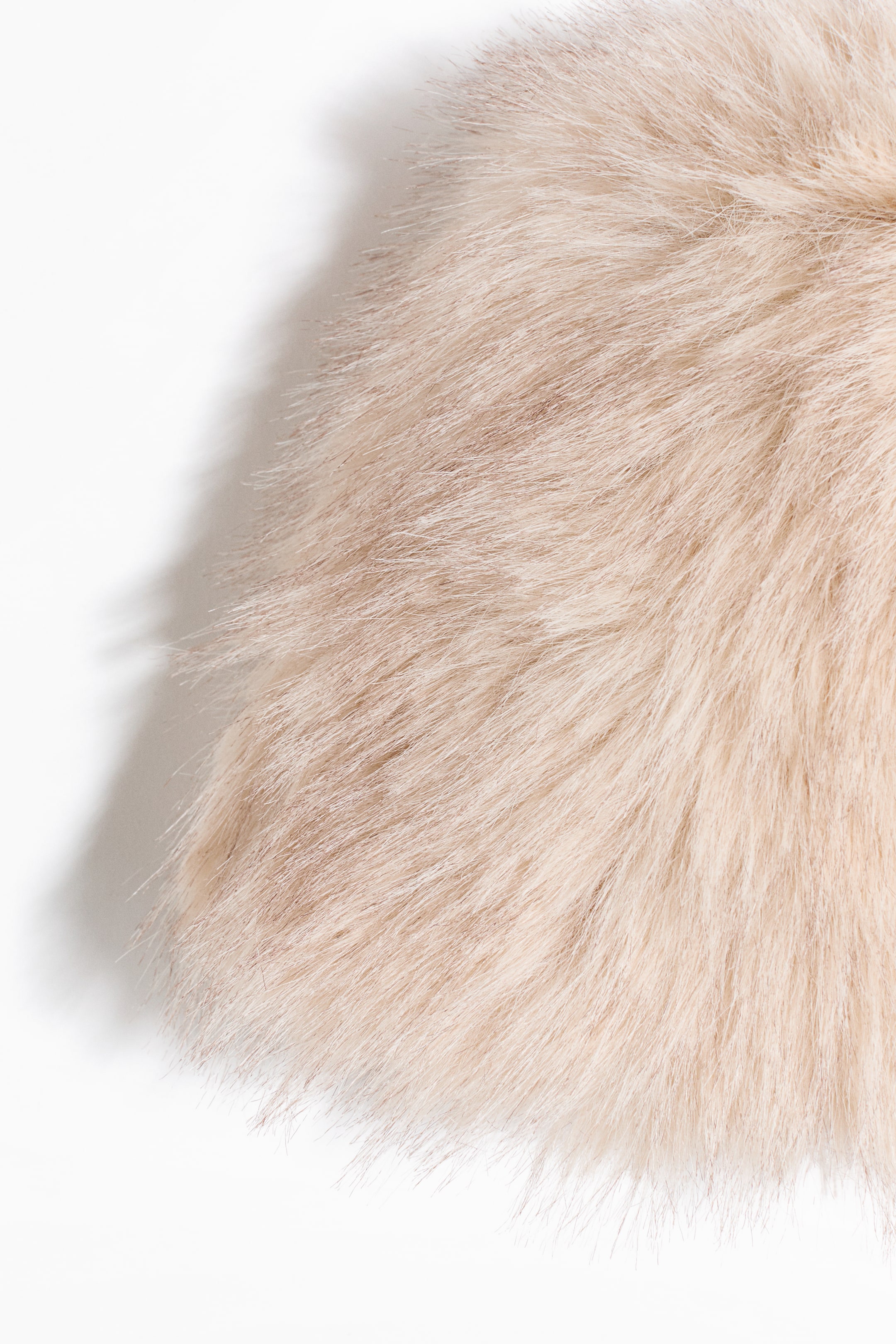 View larger image: Fluffy hat - Light beige - Ladies | H&M HK 2