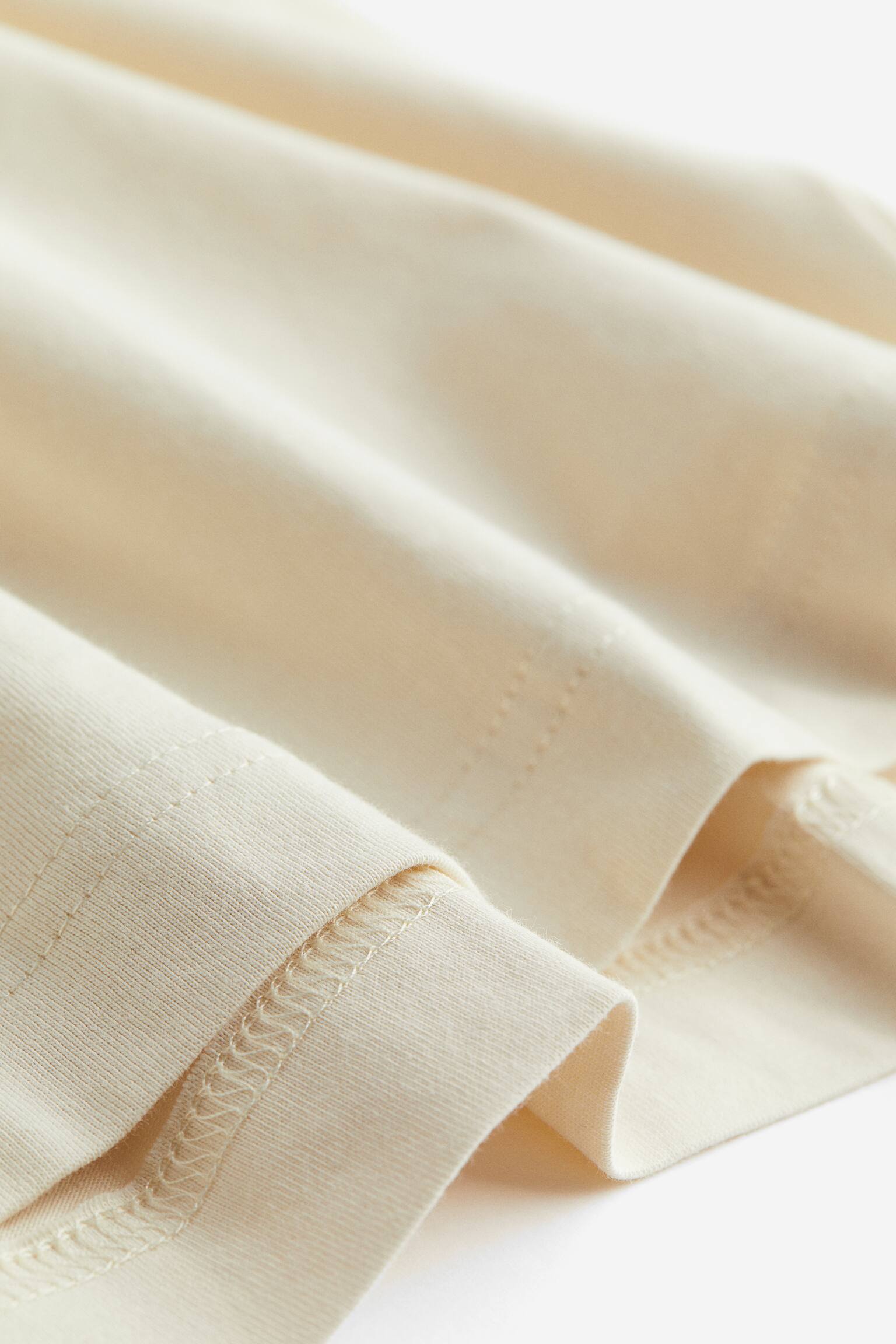 Áo thun dáng thụng - Màu be nhạt - 2