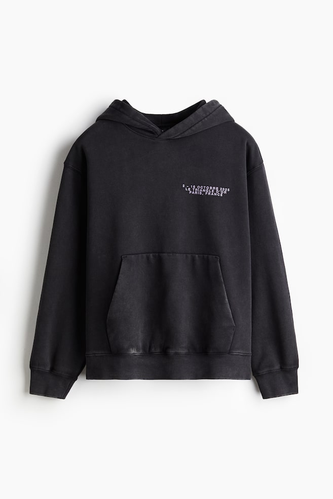 Bedruckter Hoodie in Oversized Fit - Ausgewaschenes Schwarz/Paris - 1