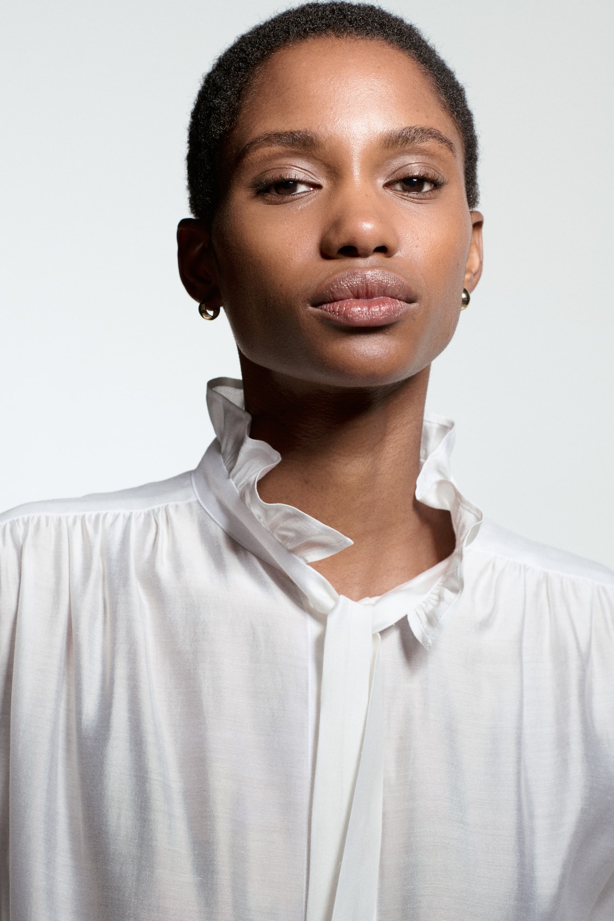 Blouse with Bow Collar - image 3