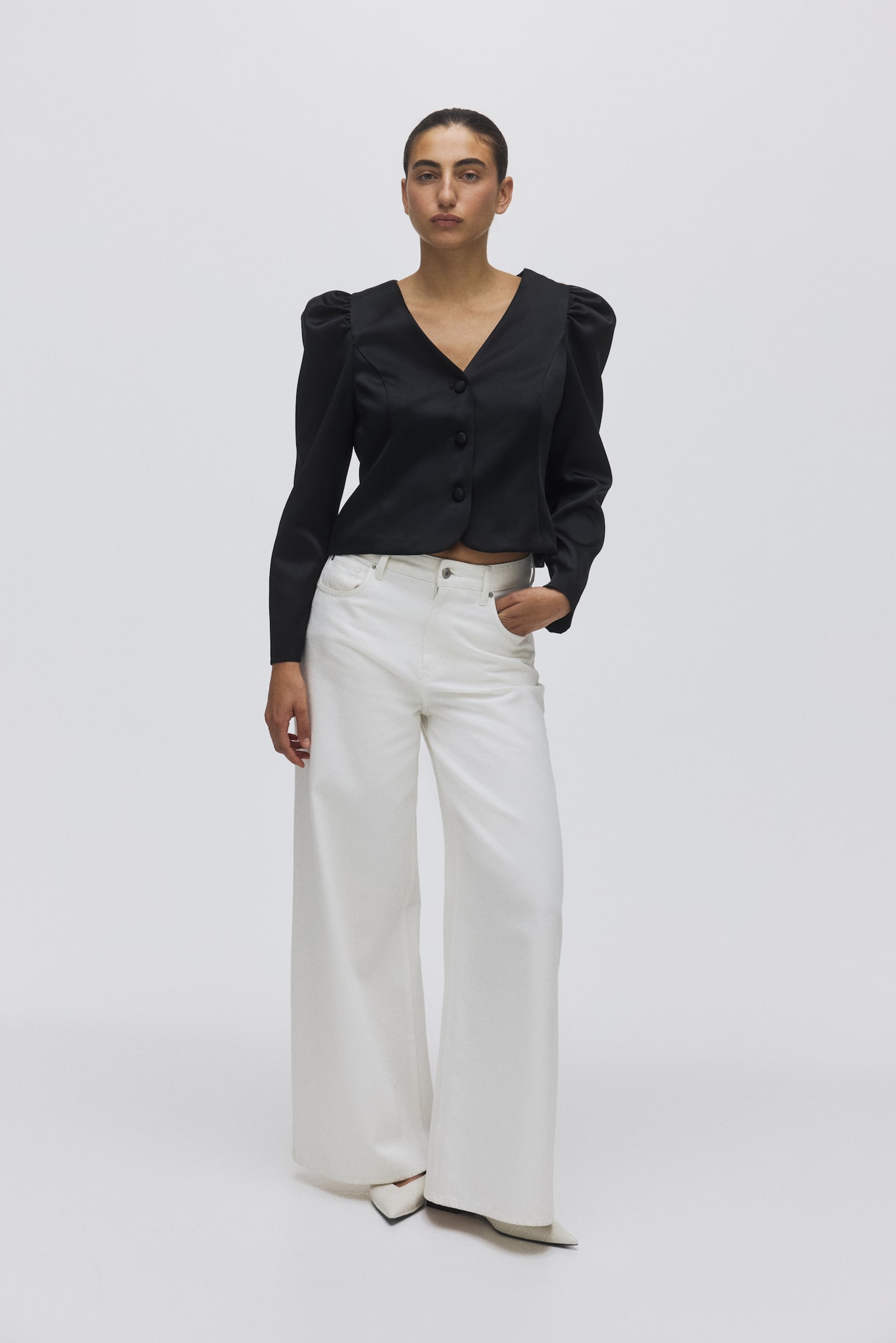 Puff-sleeved blouse - Black - 5