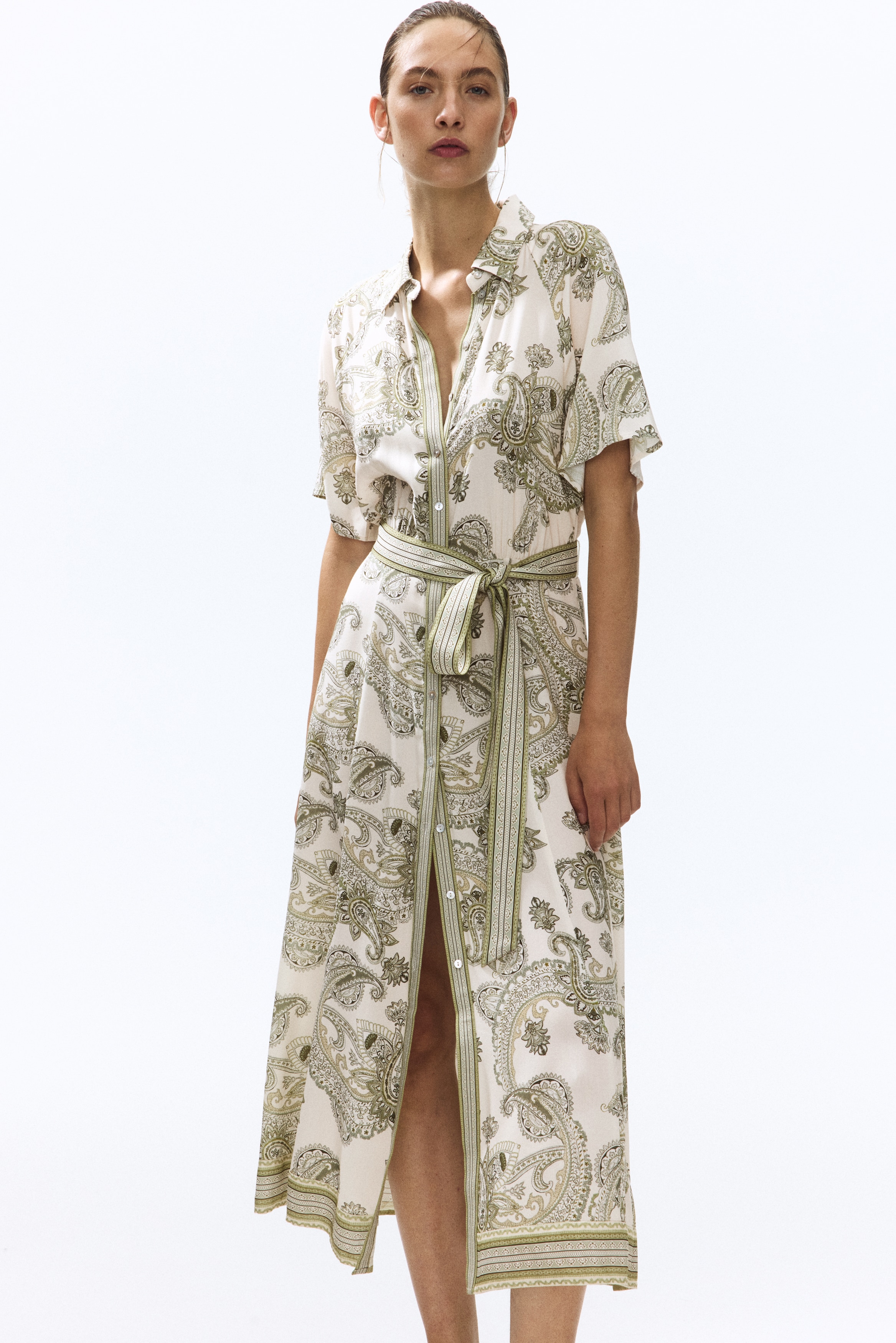 Vestido camisero con cinturón de anudarAuxiliar
