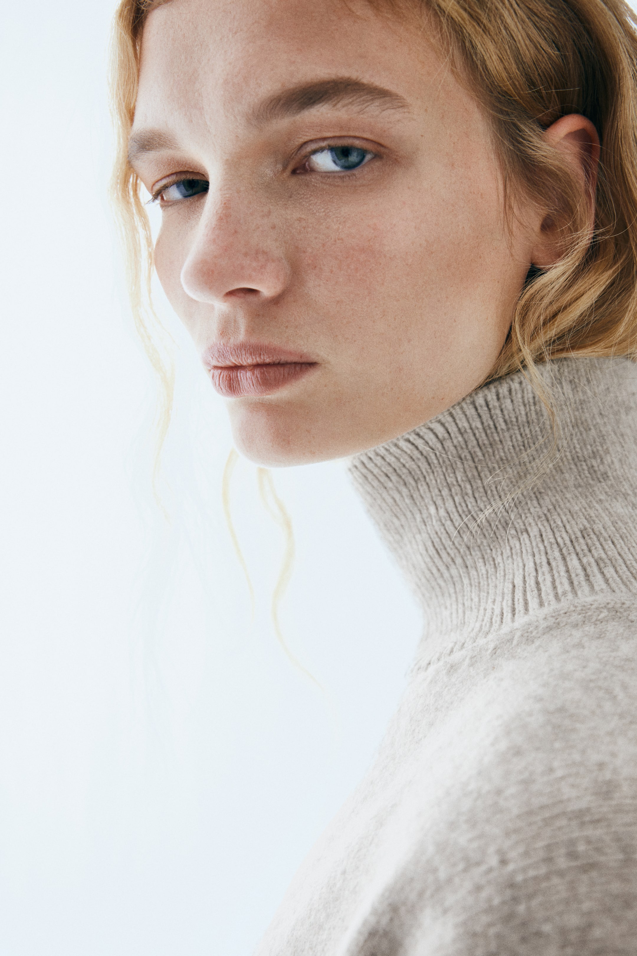 View larger image: Oversized turtleneck jumper - Light mole marl - Ladies | H&M IN 3