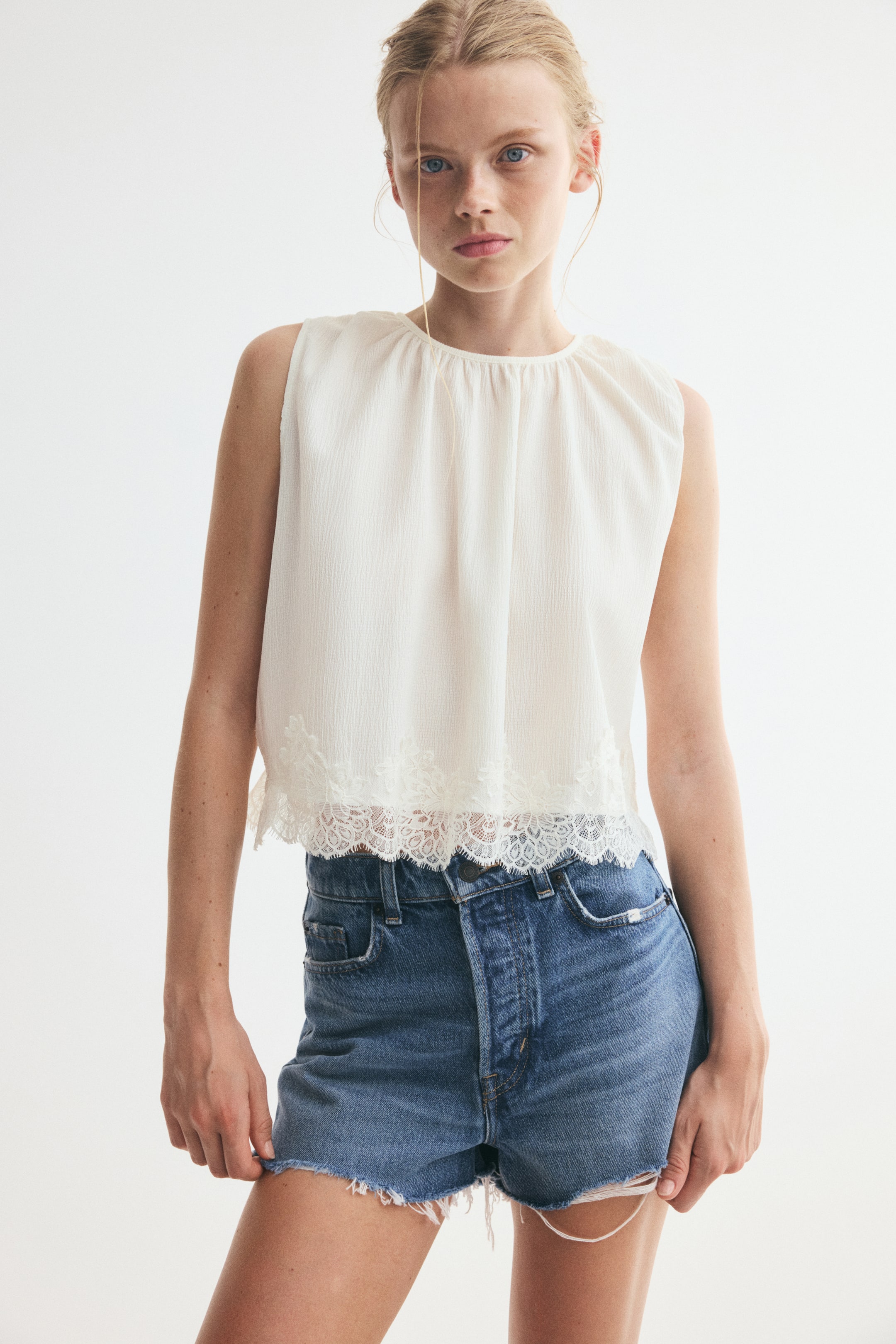 Crinkled Lace-trimmed Top