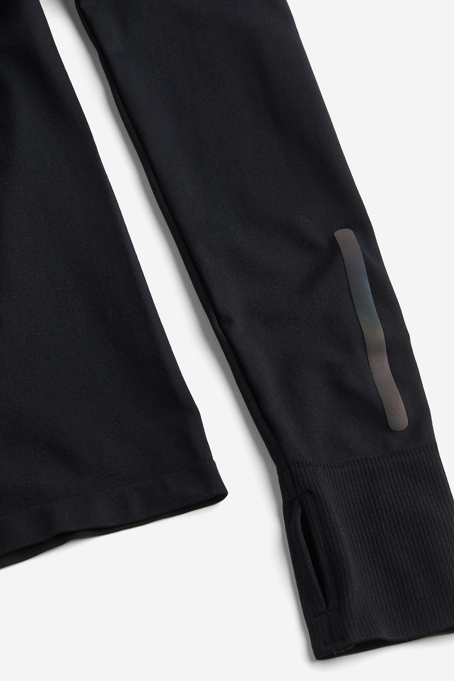 Seamless Activewear Top In DryMove™ - Black - 3