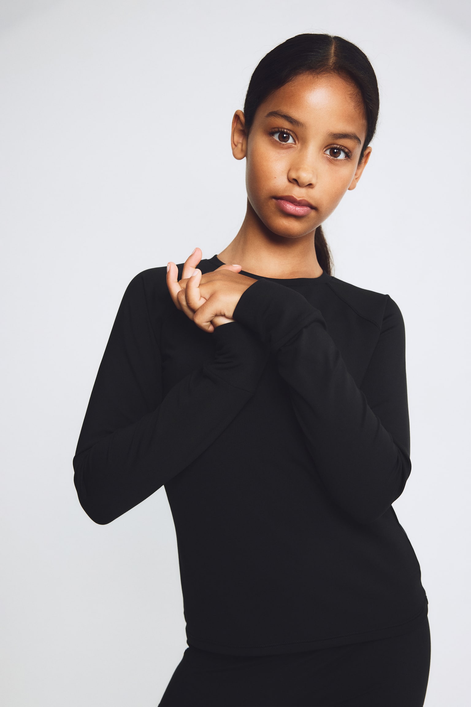 Детский топ H&M Move Warm Sports Top with Fleece SoftMove™, цвет: Чёрный — фото 3