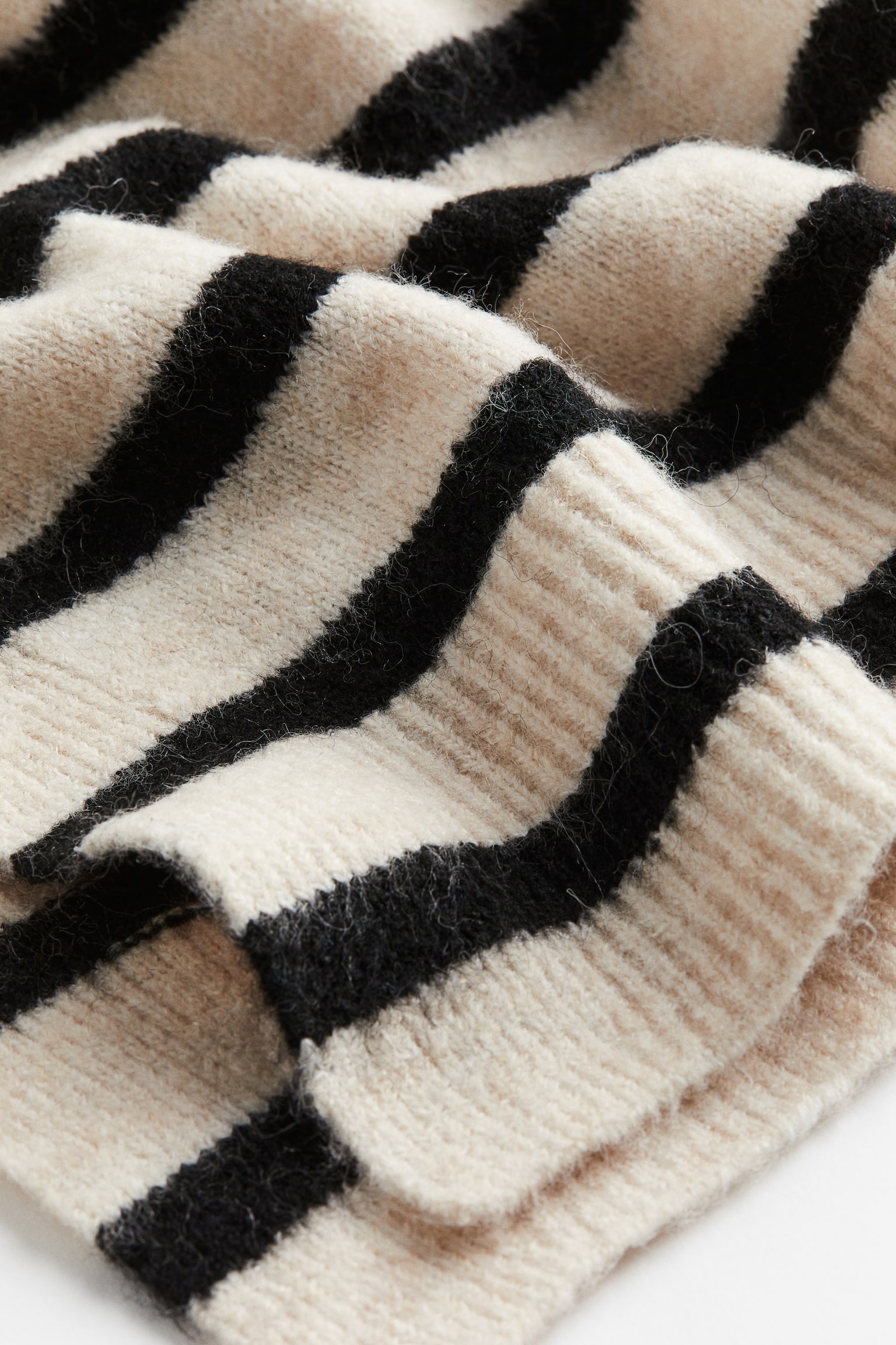 Oversized Sweater - Light beige/Black stripe/Black/White stripe/Pale yellow/Light beige - 2