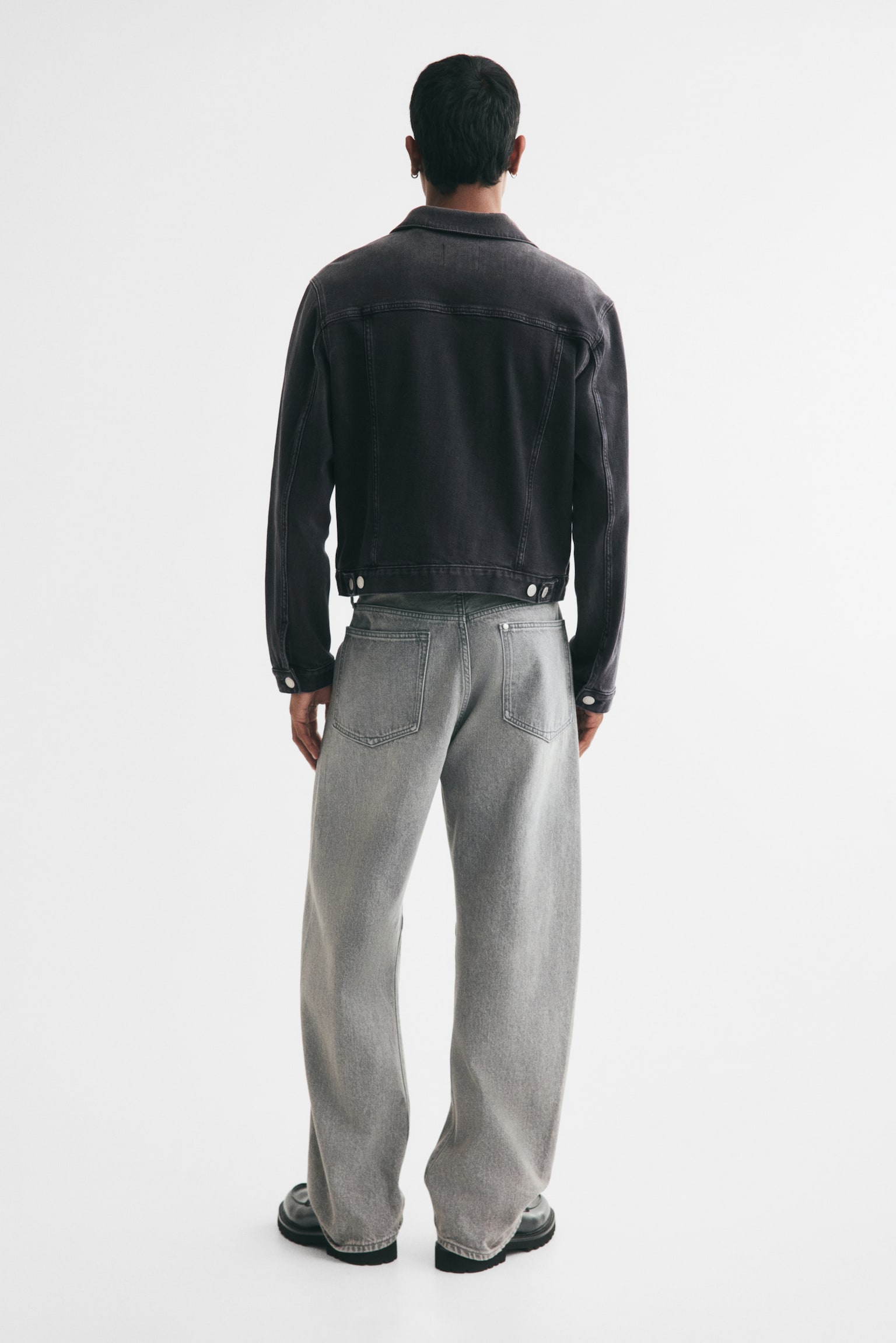 Мужская куртка H&M Denim Trucker, цвет: Тёмный джинсовый серый — фото 5