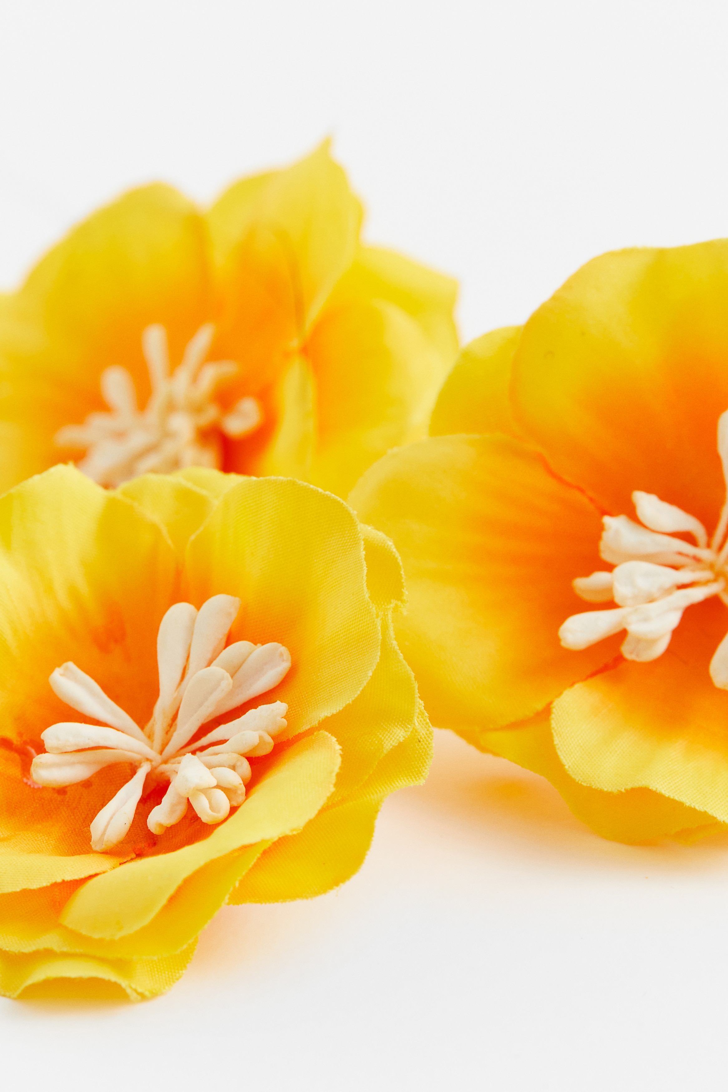 White/yellow 3-pack Flower Decorations at H&M Home | H&M US