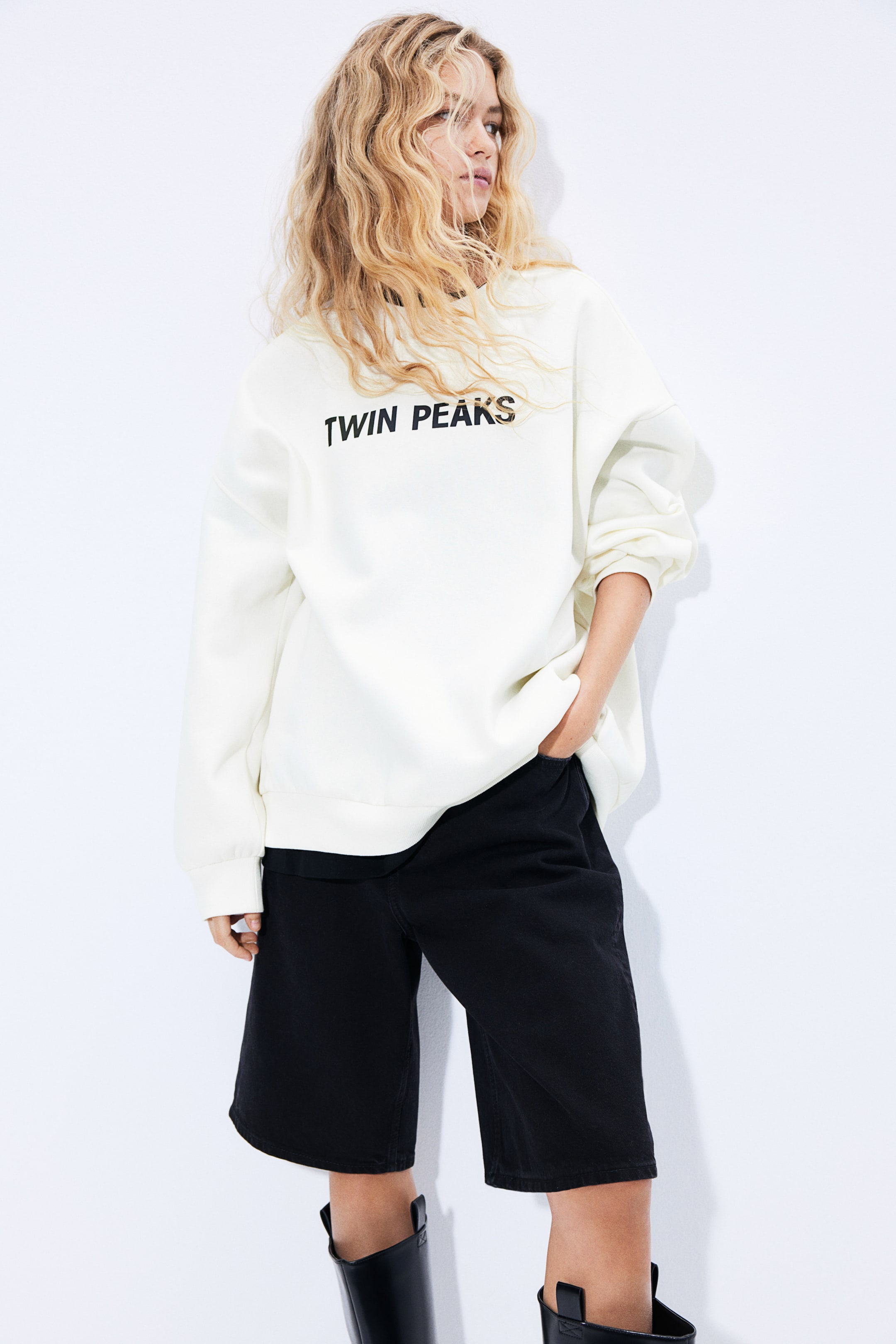 Oversized printed sweatshirt - Cream/Twin Peaks - Ladies | H&M GB 2