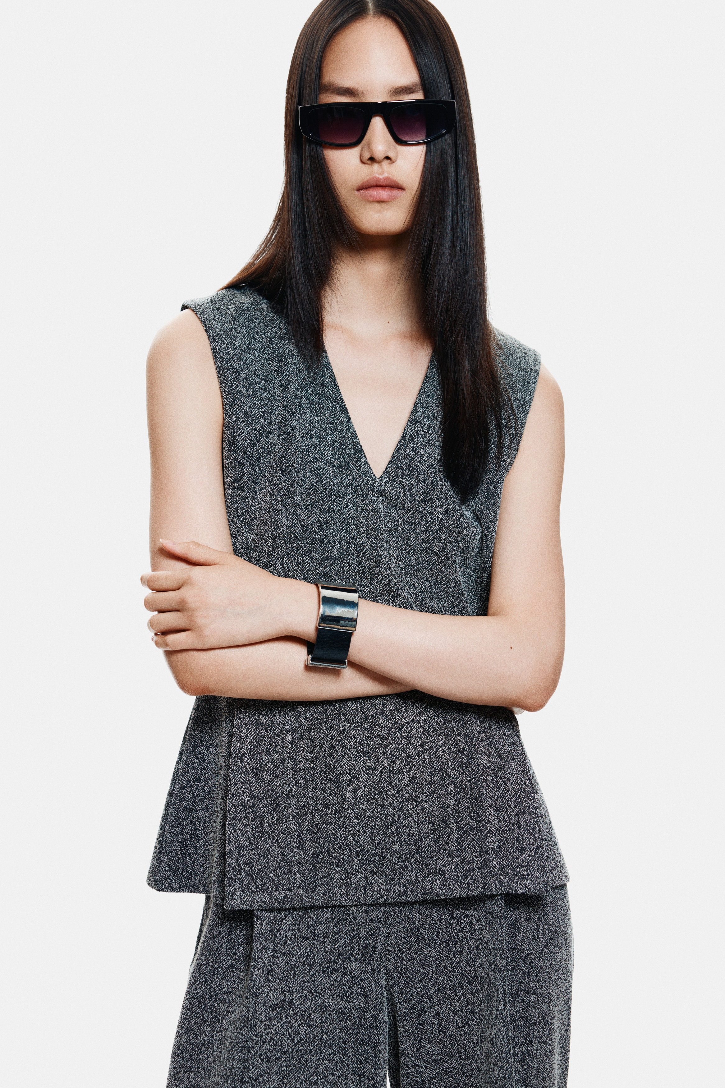 V-Neck Top - Dark gray/herringbone pattern - Ladies | H&M US
