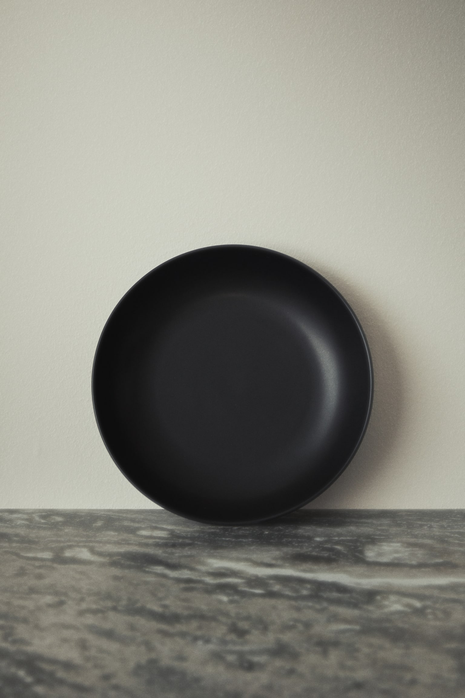 4-pack deep porcelain plates - Black - 2