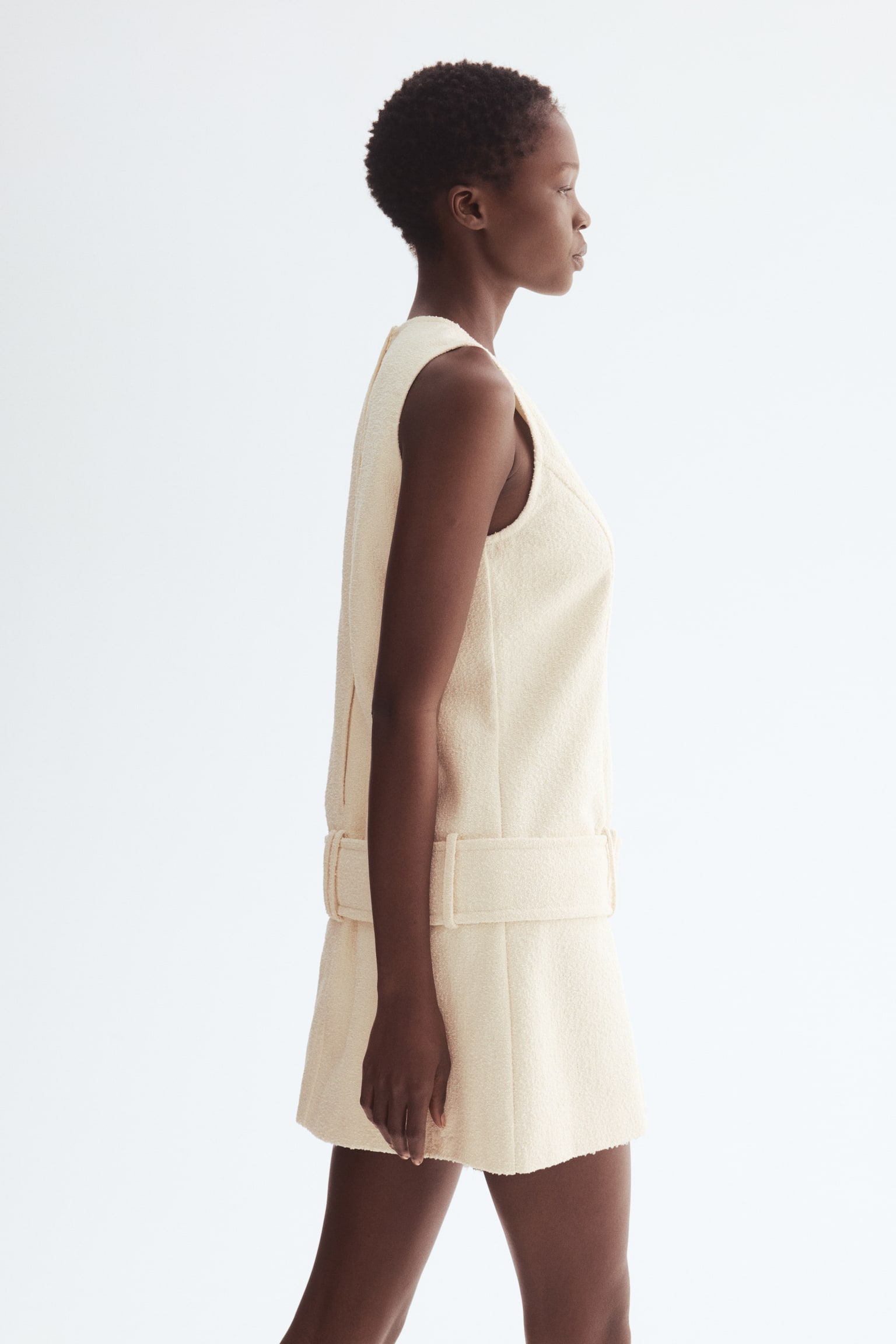 Vestido de bouclé con cinturón - Crema - 4