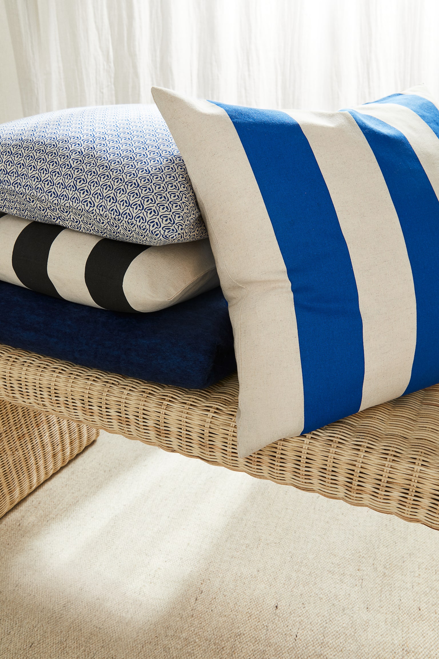 Striped linen-blend cushion cover - Bright blue/White - 2