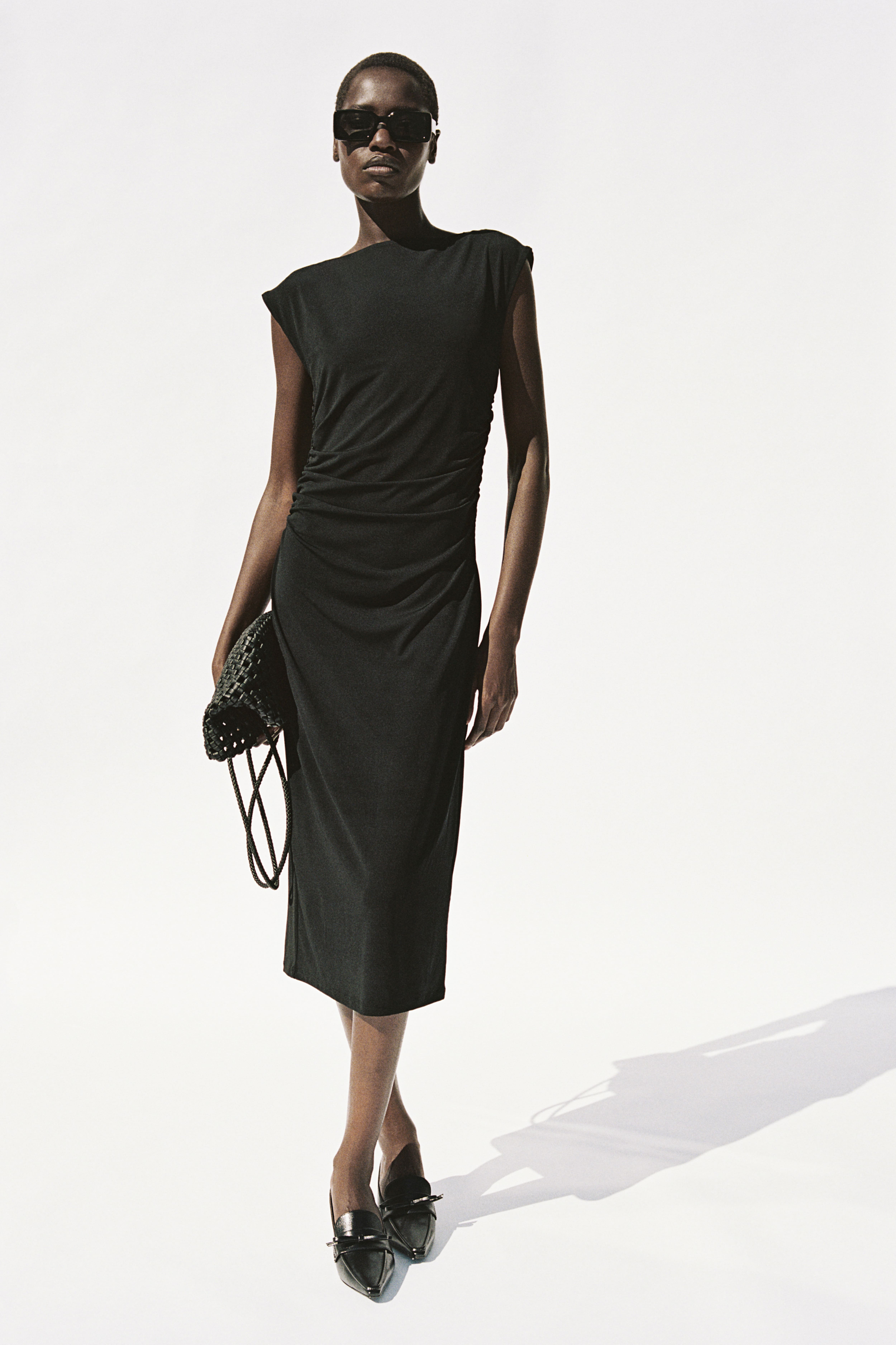 H and m black midi dress hotsell