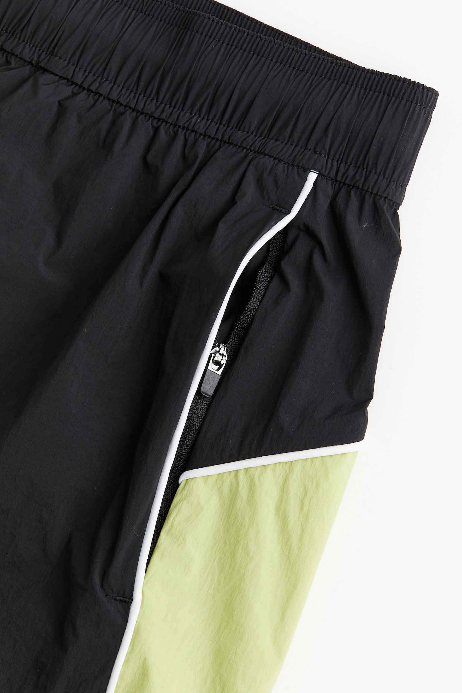 Running Shorts In DryMove™ - Black/Neon green - 3