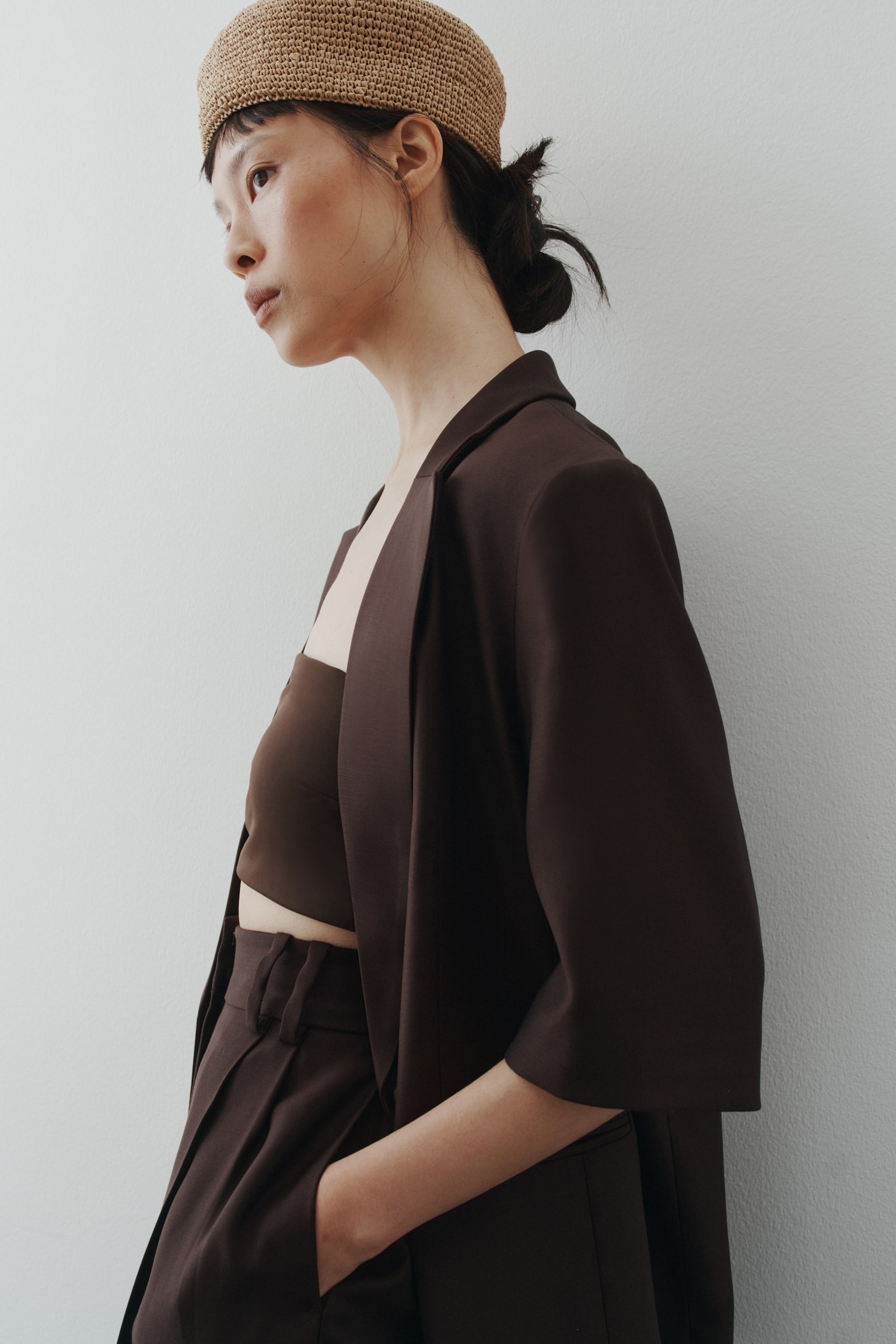 Short-sleeved blazer - Dark brown/White - 1