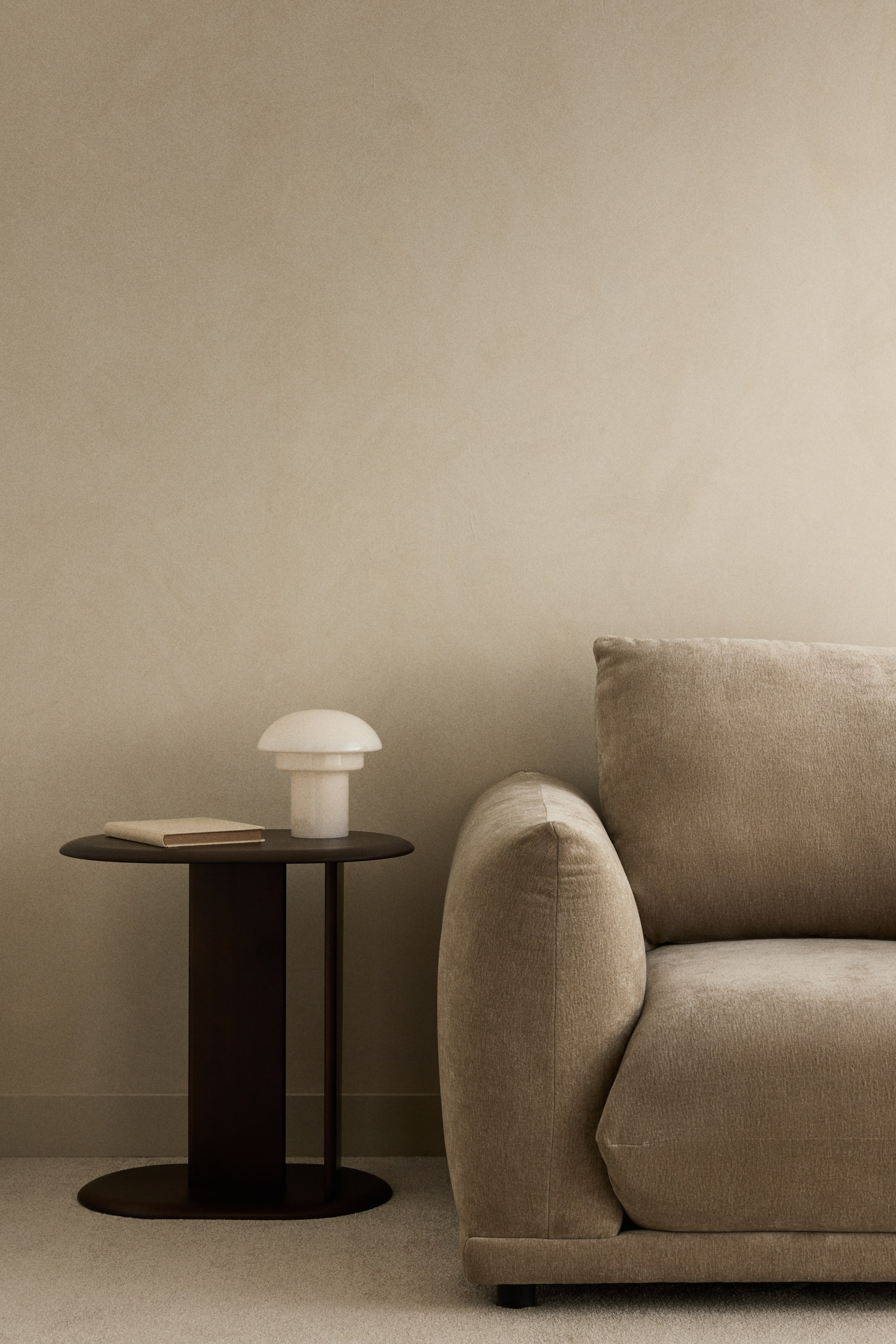 Größeres Bild ansehen: Beistelltisch aus Holz - Dunkelbraun - Home All | H&M DE 1