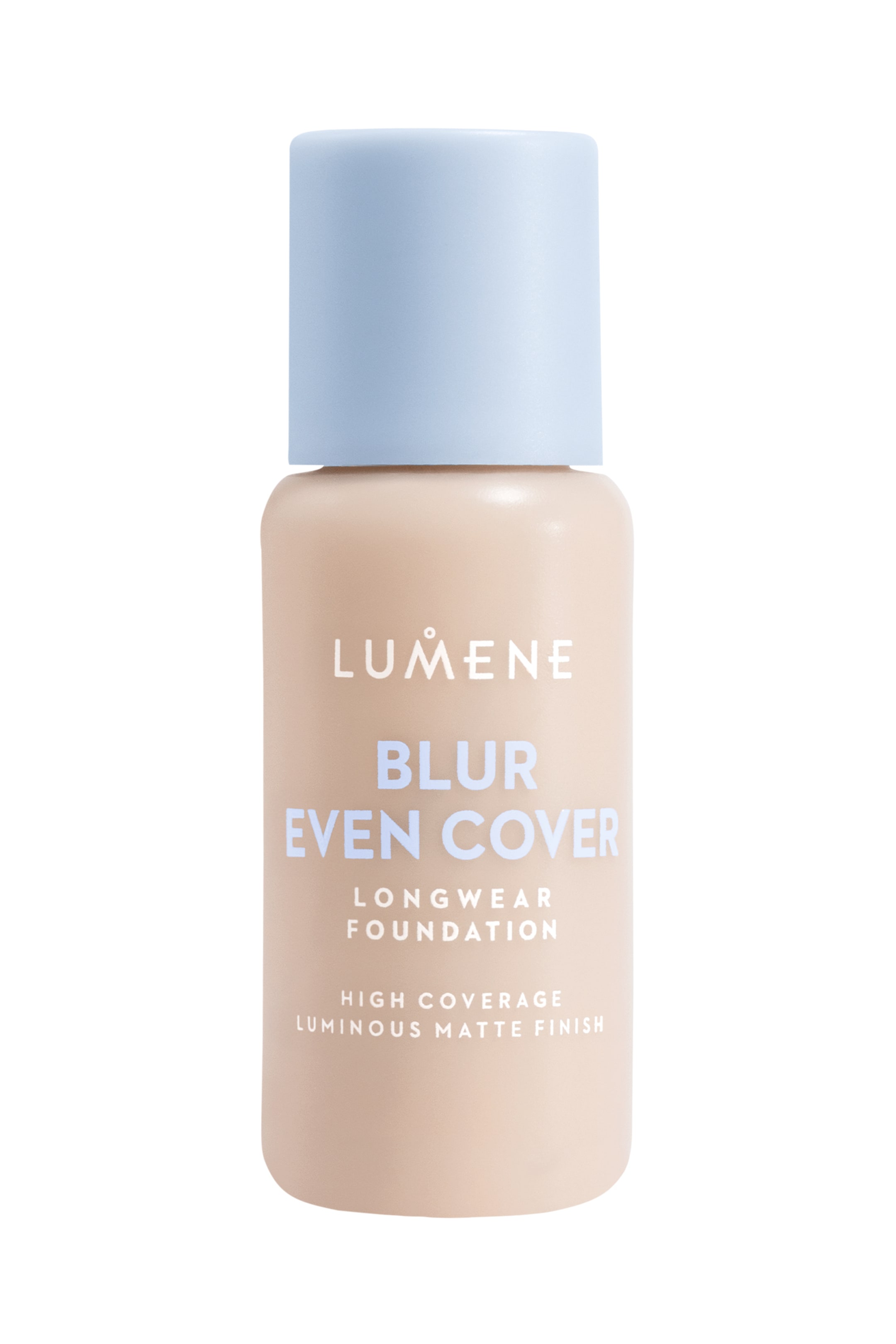 Se større billede: En lys beige foundationflaske står oprejst med en lyseblå cylindrisk hætte. Hvid tekst på flasken lyder "LUMENE BLUR EVEN COVER LONGWEAR FOUNDATION HIGH COVERAGE LUMINOUS MATTE FINISH."