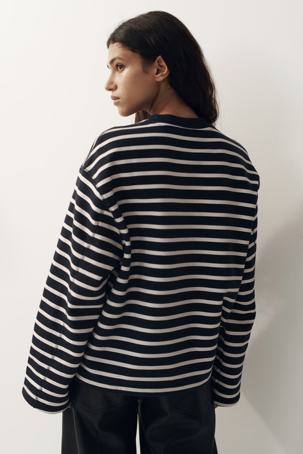Oversized Sweatshirt - image 4