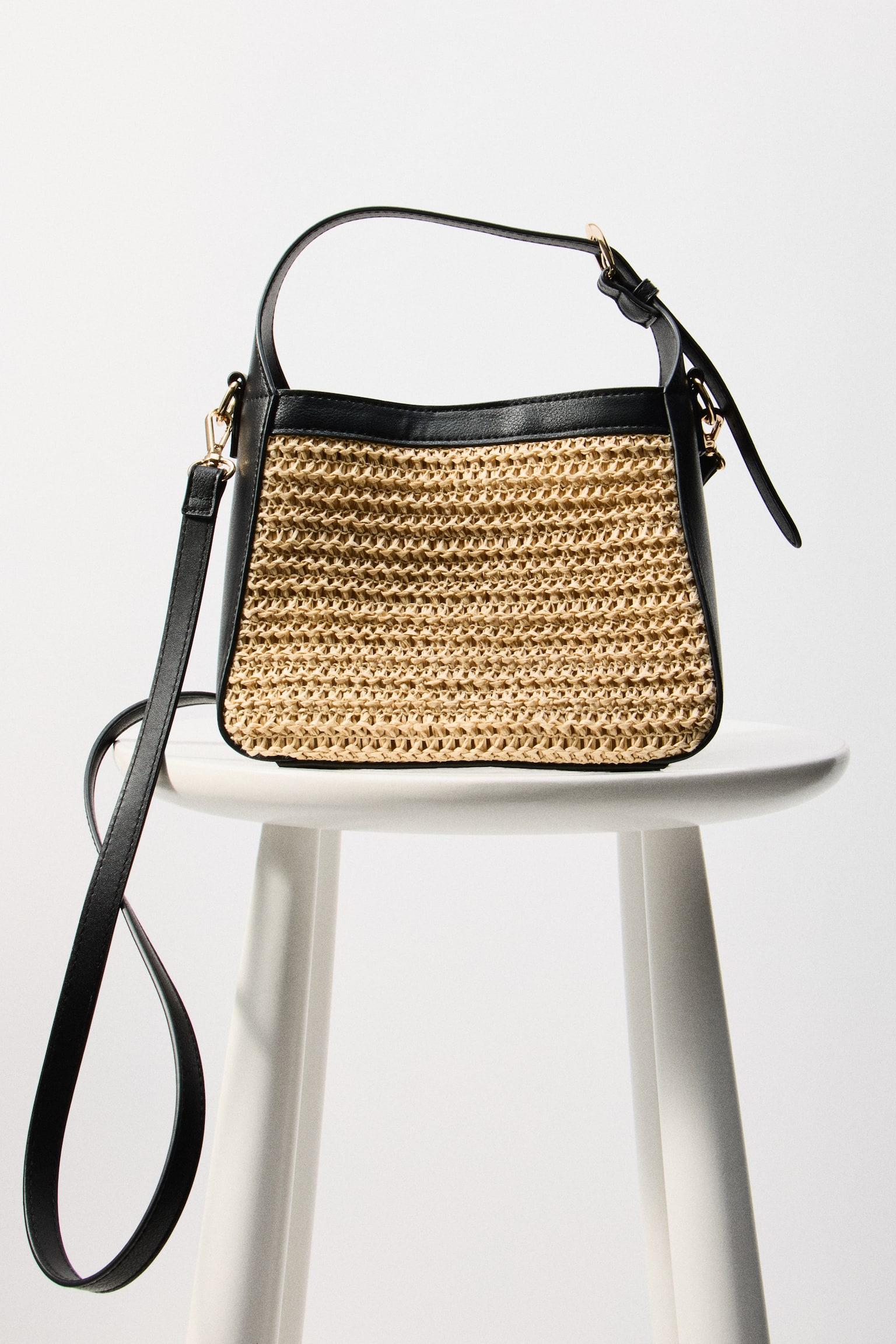 Straw-detail crossbody bag - Beige/Black - 1