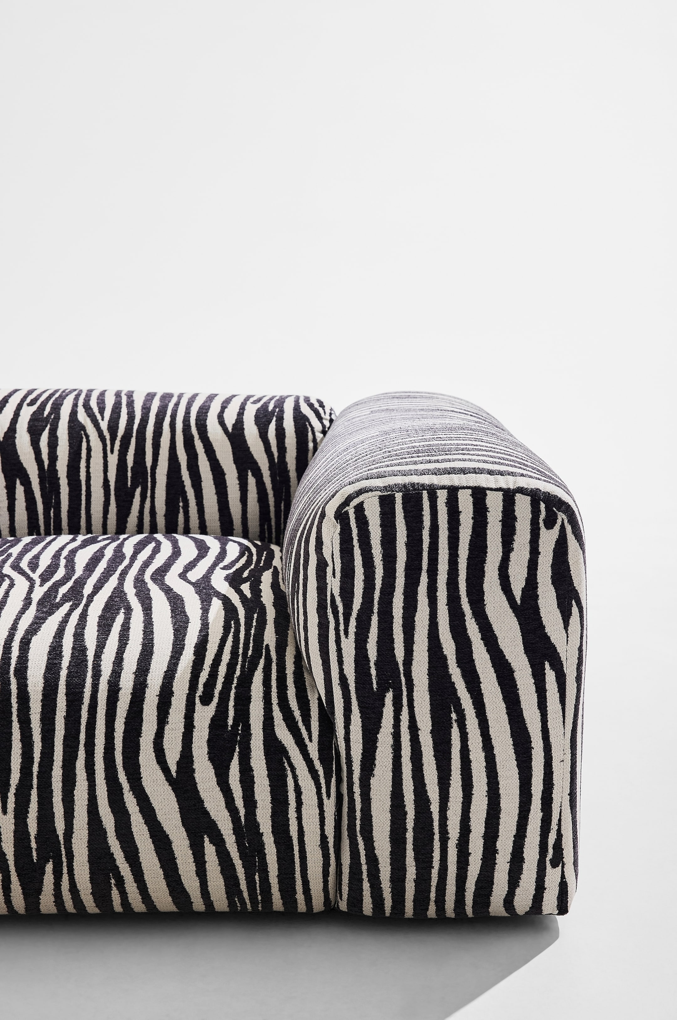 Zobacz większy obraz: Sofa Wenju 3-osobowa - Zebra - Pastill - HOME | H&M PL 4