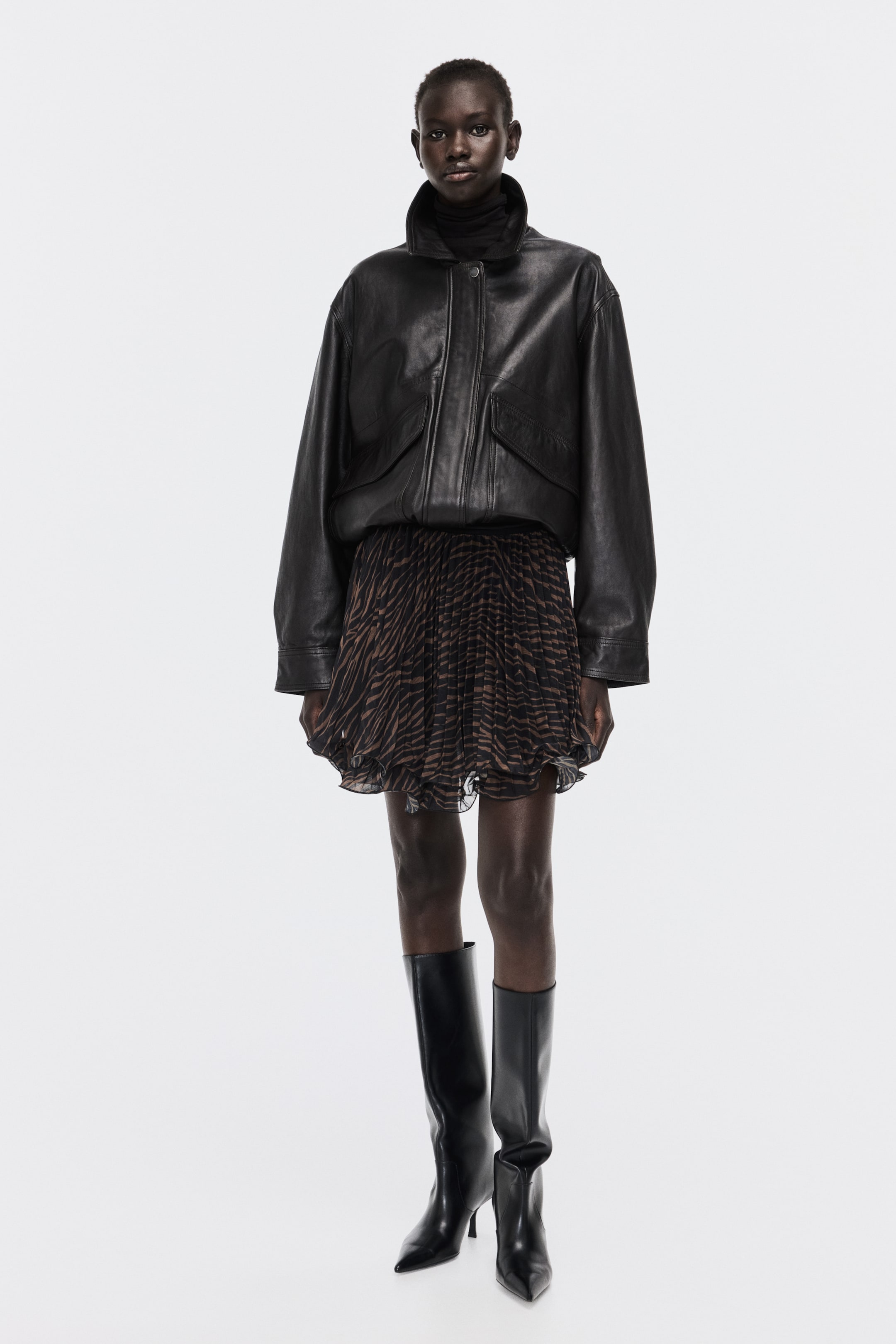 View larger image: Pleated mini skirt - Black/Zebra print - Ladies | H&M 2