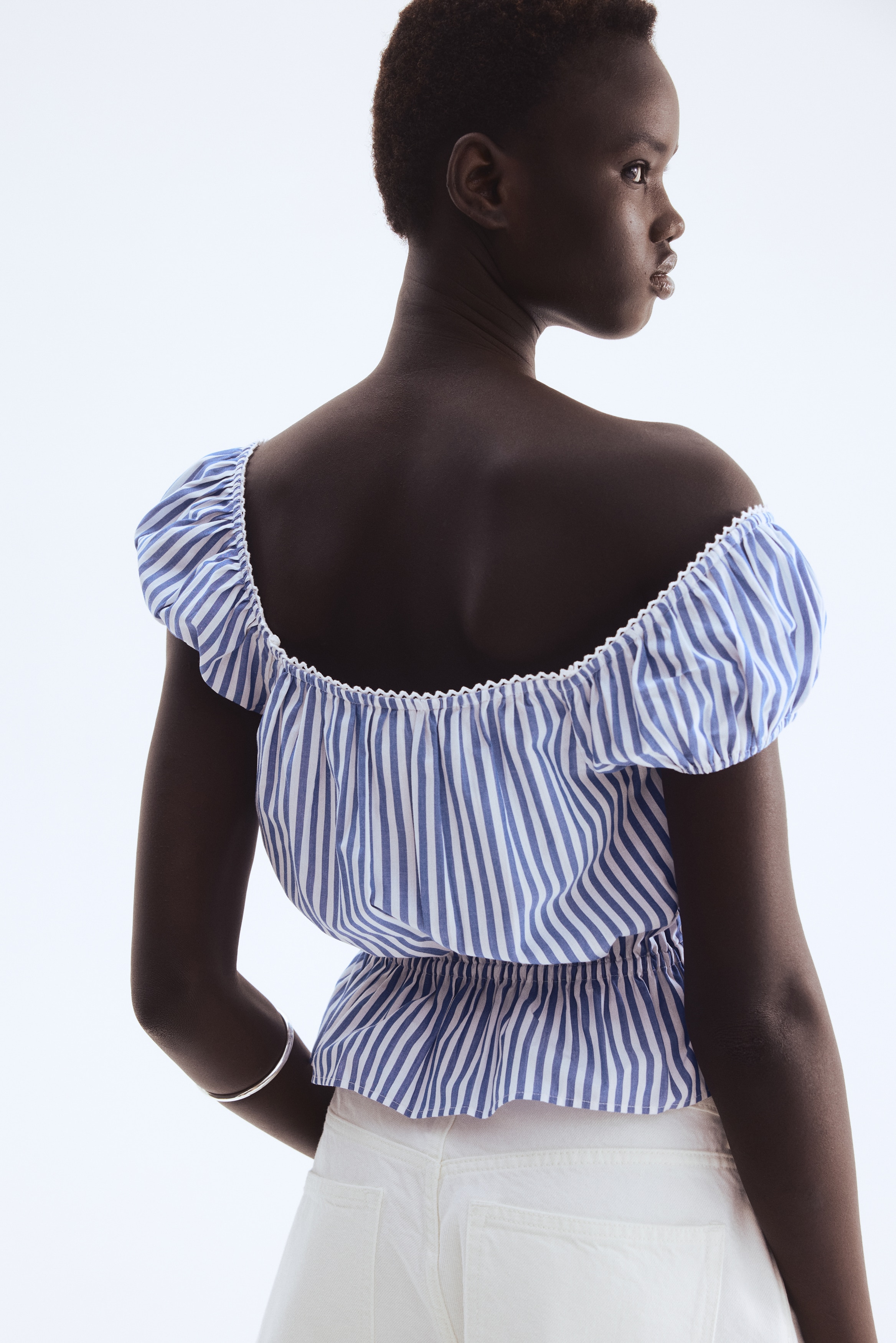 Short blouse
