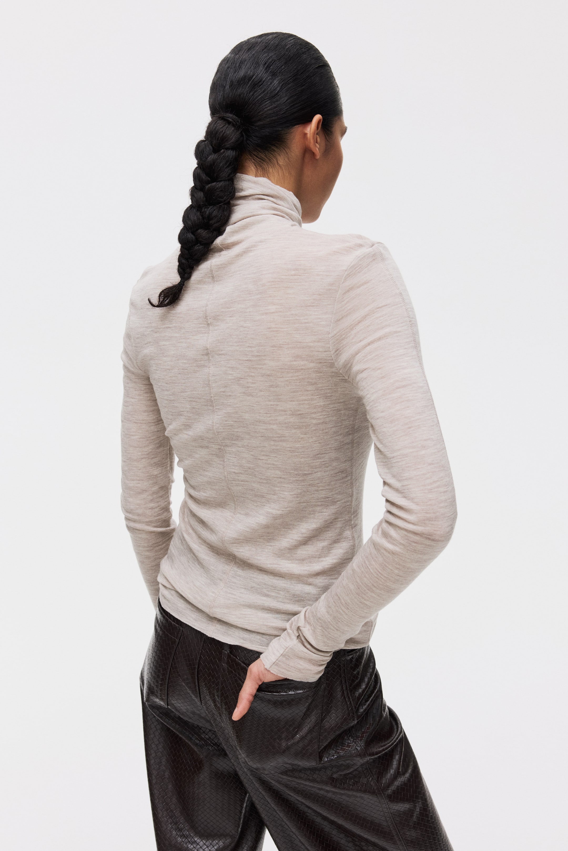 Ver imagen más grande: Top de lana con cuello alto - Beige grisáceo claro jaspeado - MUJER | H&M ES 4