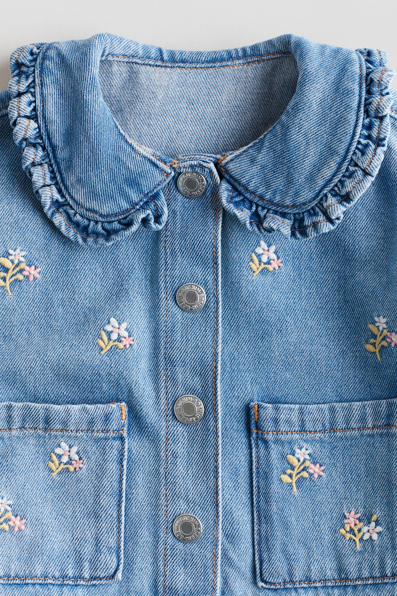 Veste en denim avec détails brodés - Bleu denim/fleuri - 2