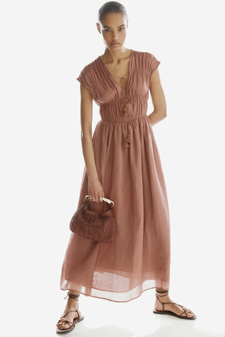 ivory and brown dress Christine Long Sleeve Dress Brown – Lindy Bop main image 0