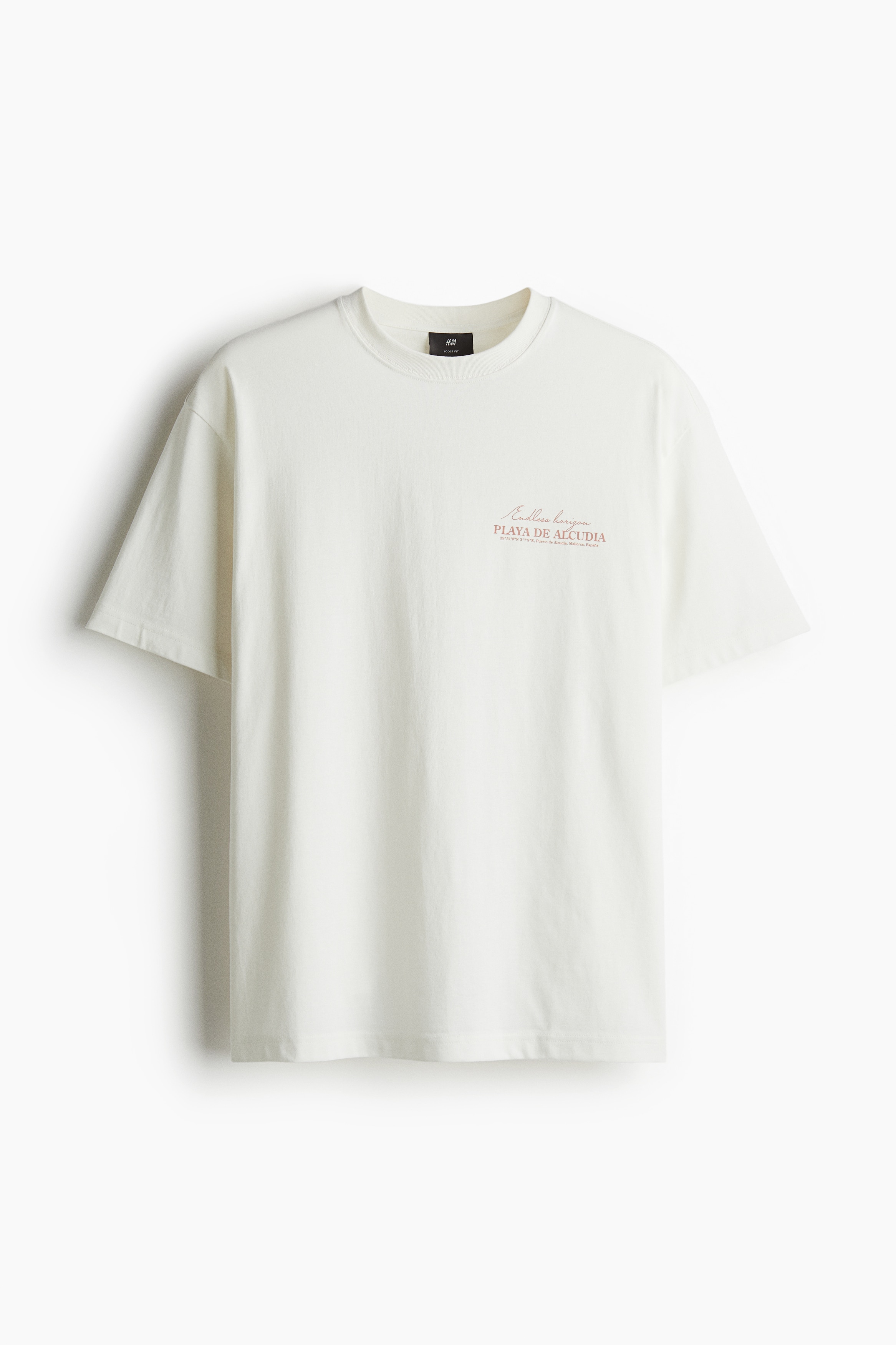 ルーズフィット プリントTシャツ - ホワイト／Playa de Alcudia/ブラック／Lost Time/ネイビーブルー／Not All Things Lost/ホワイト／Synthesis/ブラウン／Street hoops/ターコイズ／Emotional currents/ホワイト／Pasta/ホワイト／Next level ready/ブラウン／Adapt/イエロー／Enjoy the Present/ライトブルー／Wickford Hills/ホワイト／ビーチ/プラムパープル／Orchards bookstore/ホワイト／Greek Sardines/ライトブルー／Le Club Bleu/ライトブルー／Vignaud/ブルー／Still Water/ライトブルー／Grand Lake/セージグリーン／Angel Ridge/ブラック／United