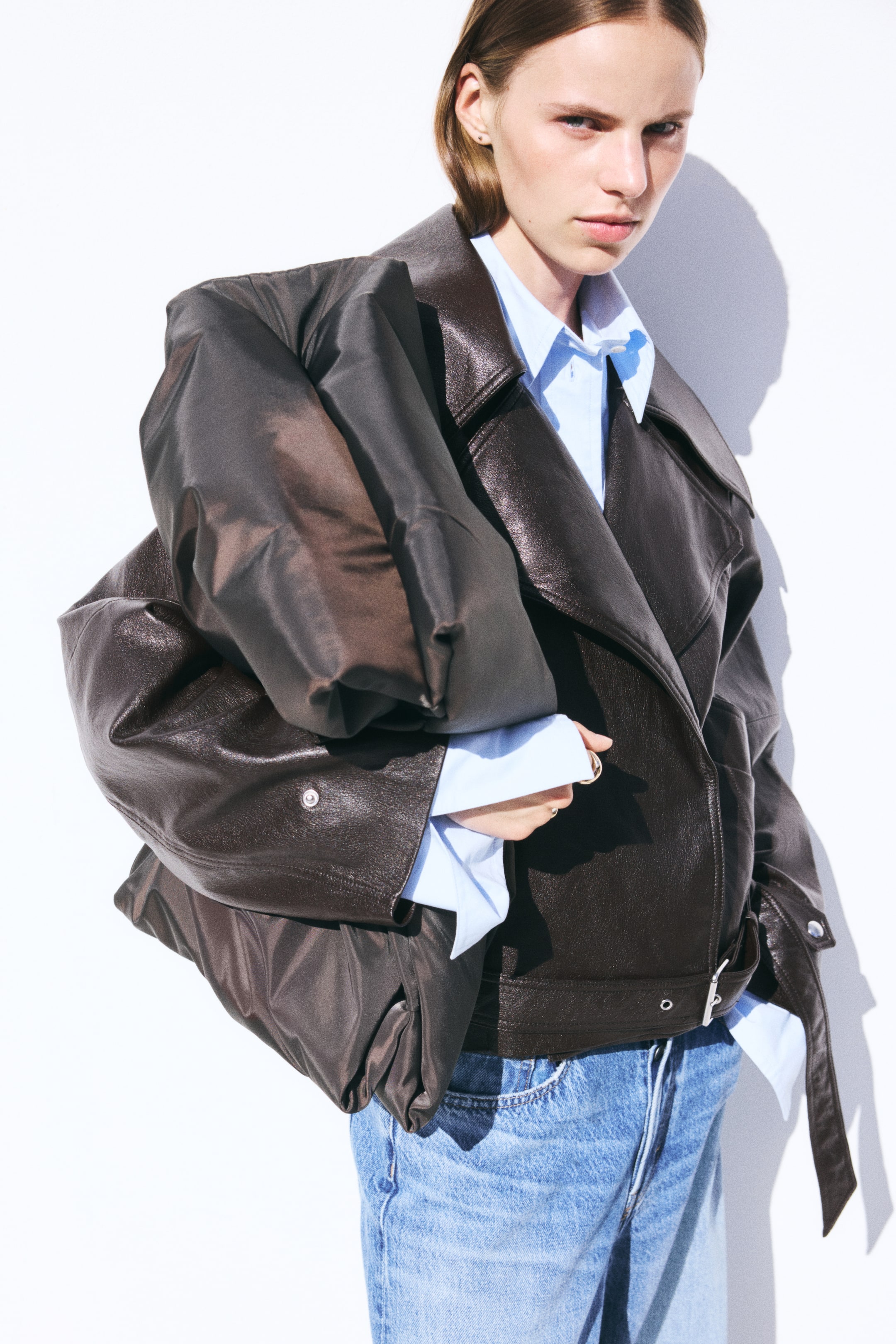 Женские куртки H&M Oversized Biker Jacket — фото 5