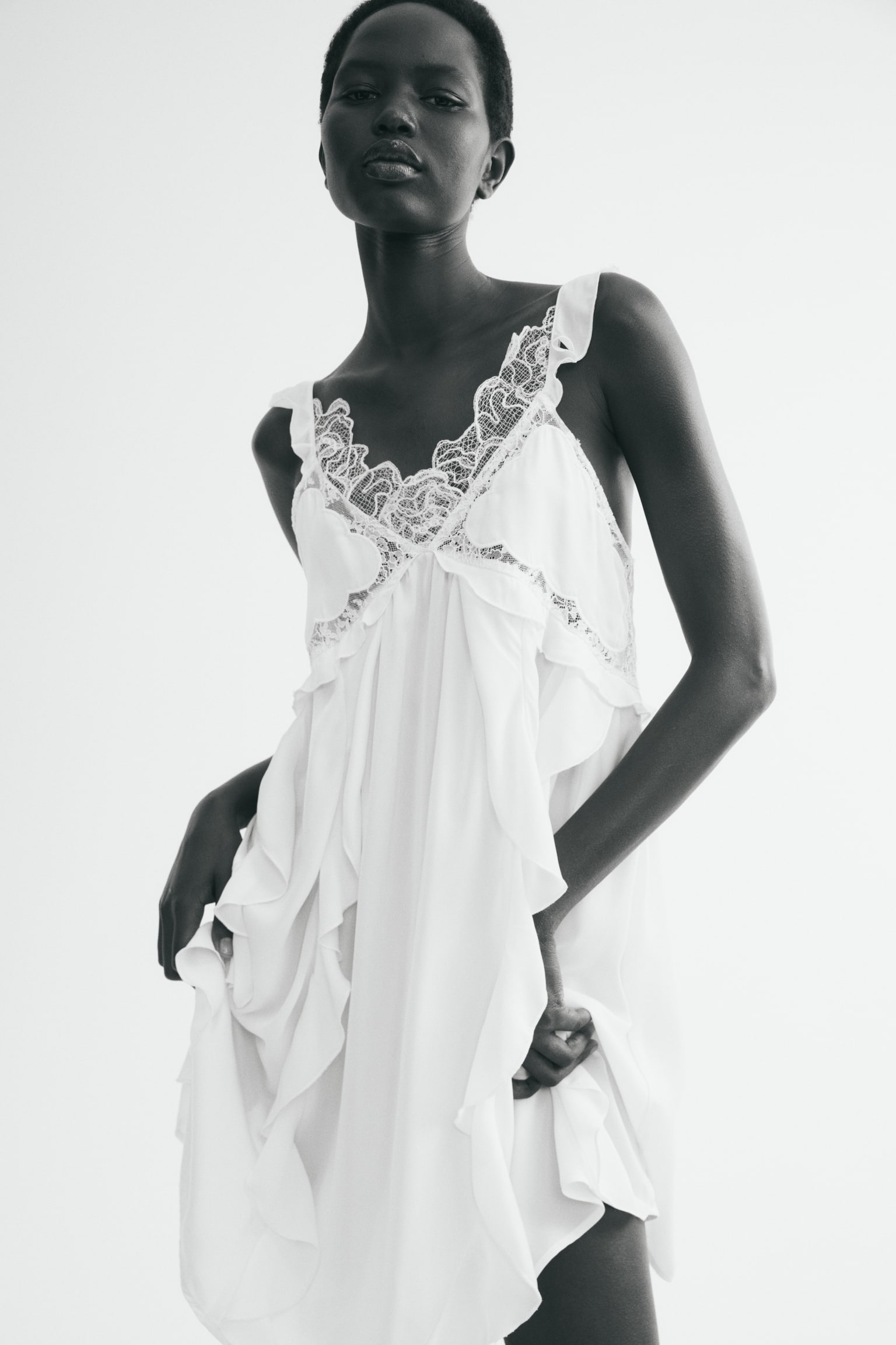 Flounced lace-trimmed dress - Cream - 1