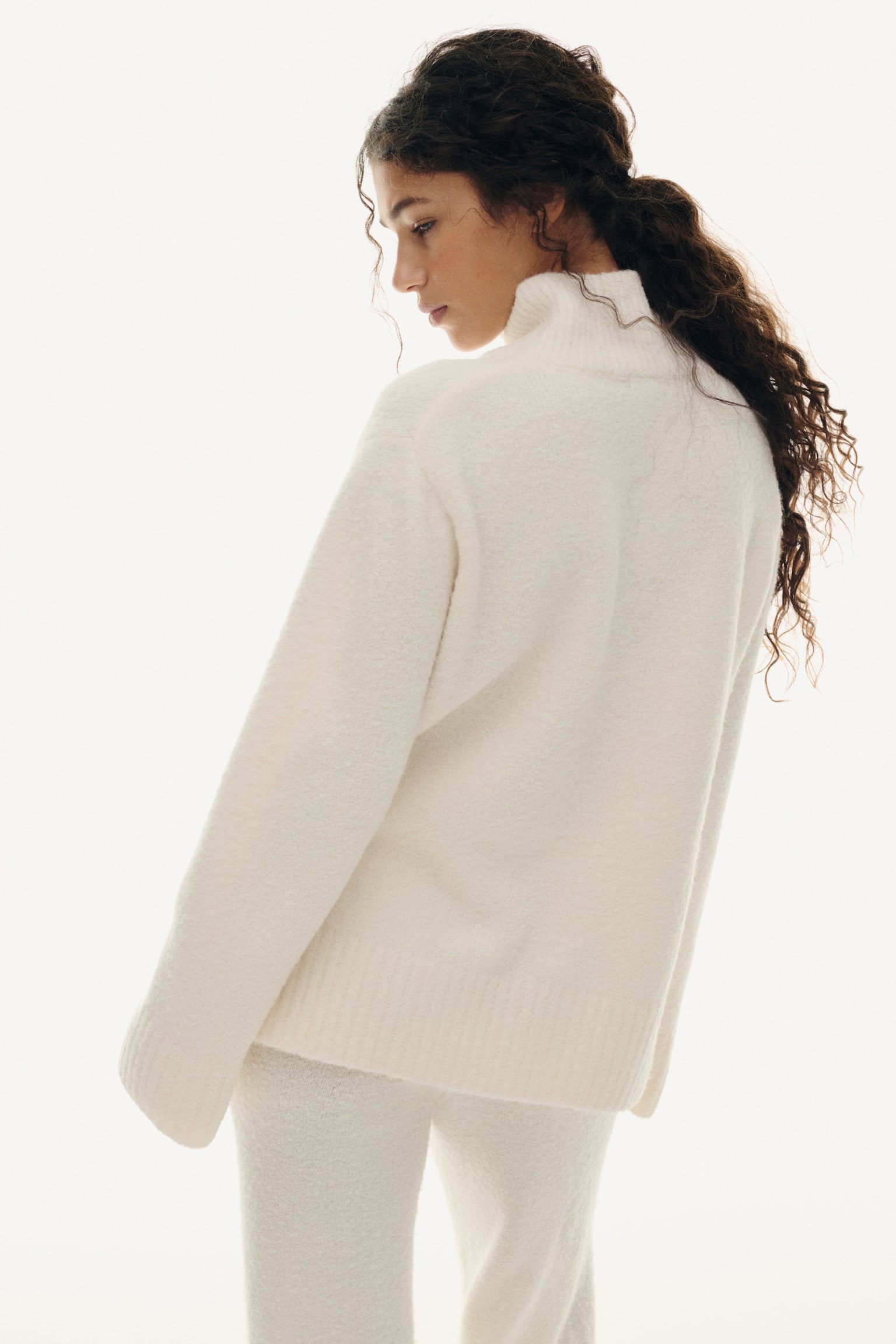 Pulover din amestec de lână cu decolteu în V - Crem - 6