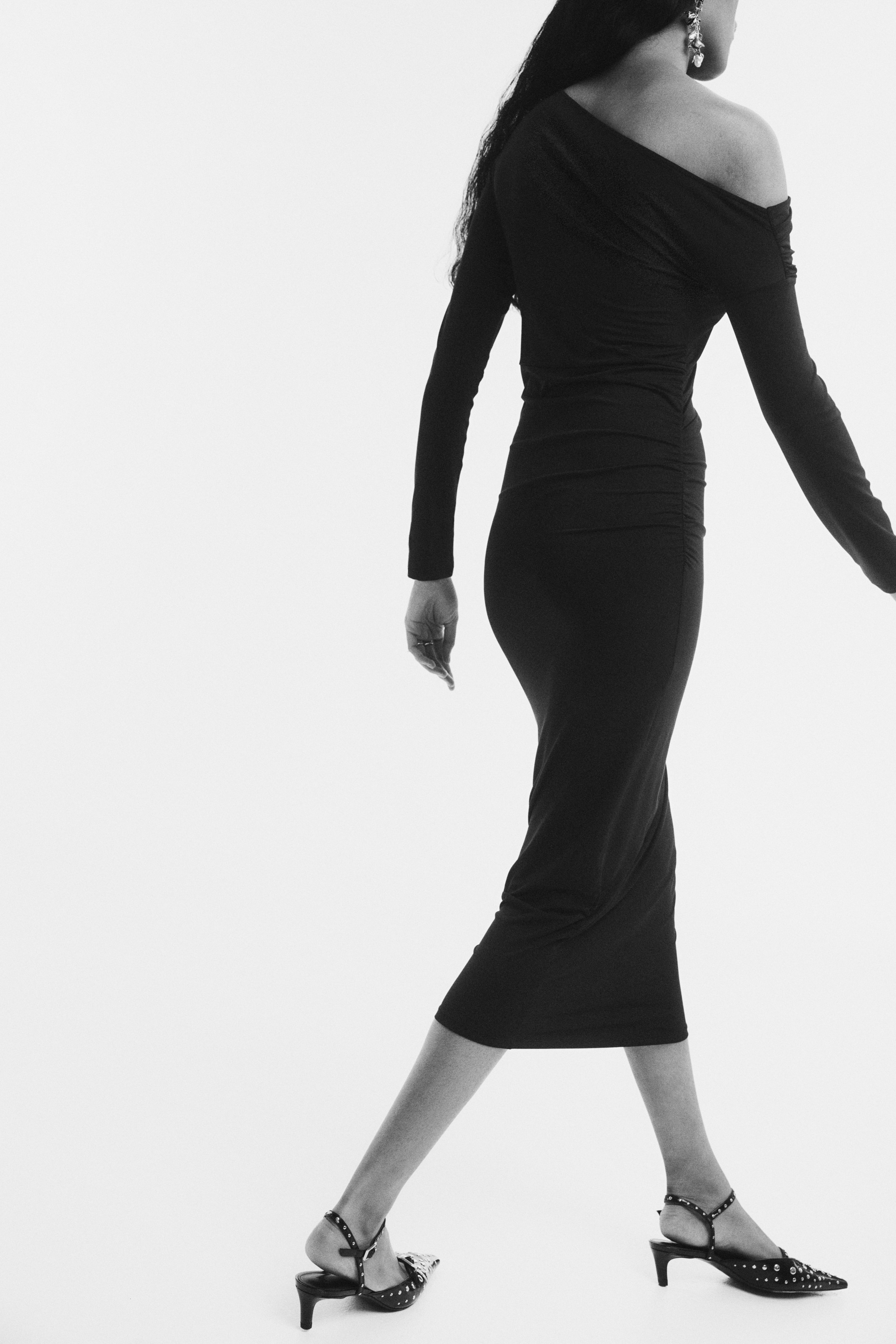 Women's Black Draped one-shoulder dress | H&M GB