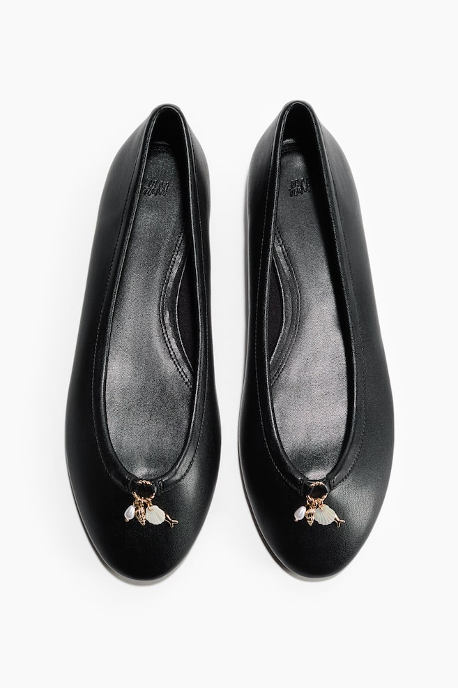 Charm-Detail Flats - Black - 1
