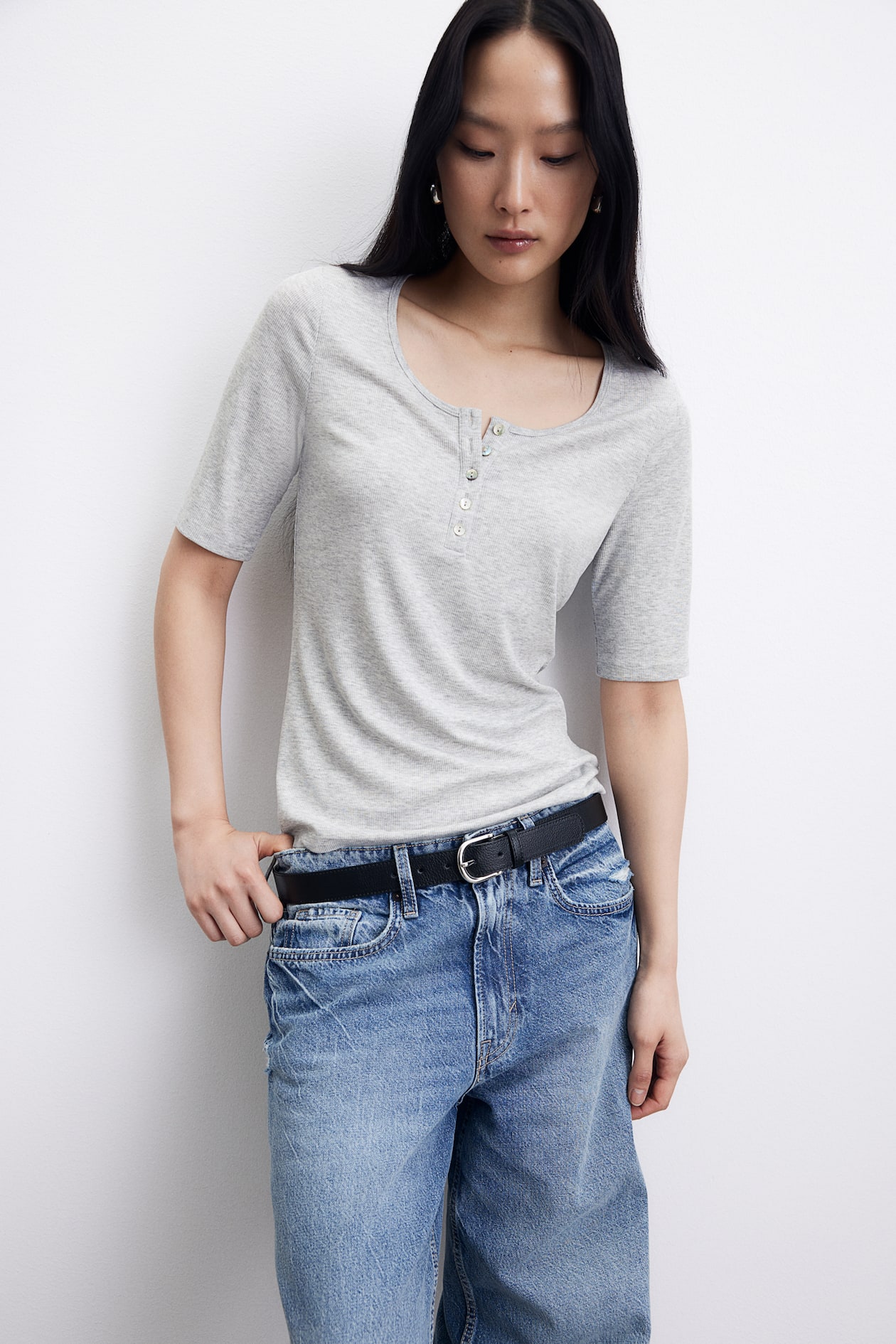 Ribbed Henley Top - Low-cut Neckline - Short sleeve - Light gray ...